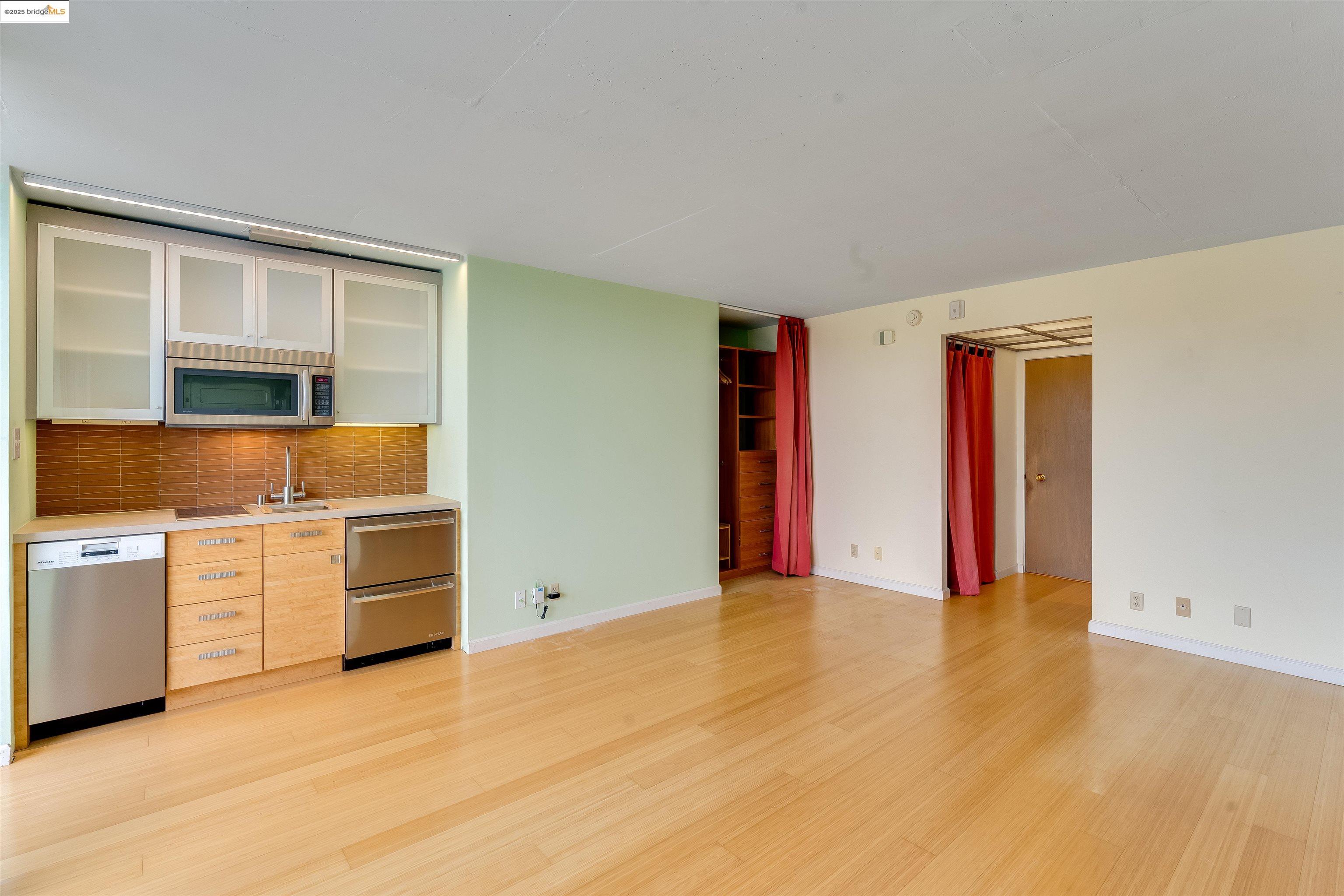 Detail Gallery Image 8 of 45 For 2550 Dana St 8h,  Berkeley,  CA 94704 - 0 Beds | 1 Baths