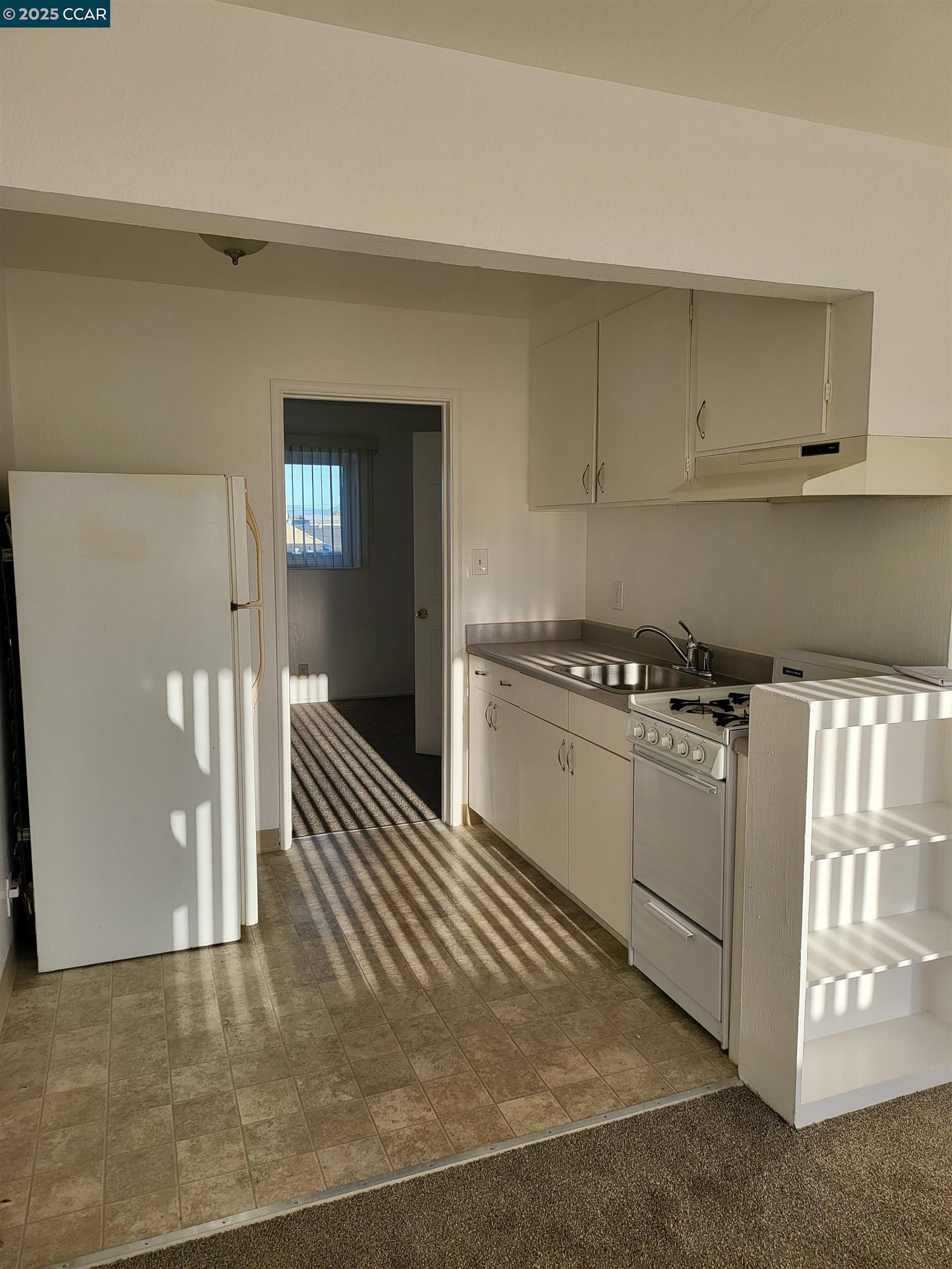Detail Gallery Image 3 of 5 For 2488 Market Ave #10,  San Pablo,  CA 94806 - 1 Beds | 1 Baths