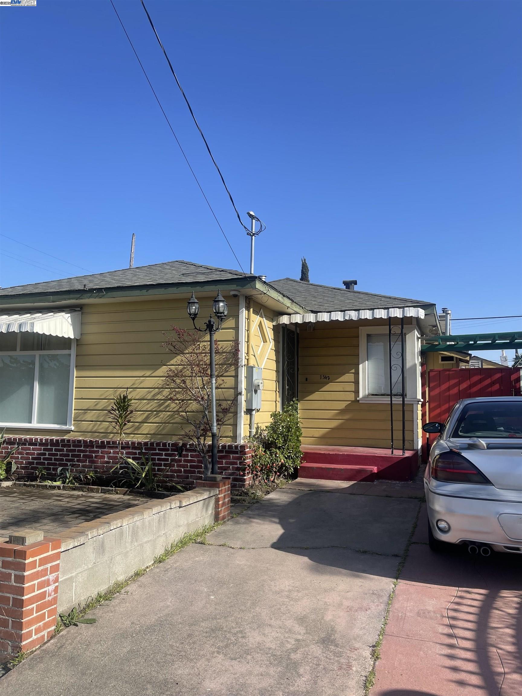 Detail Gallery Image 1 of 1 For 1342 105th, Oakland,  CA 94603 - 2 Beds | 1 Baths