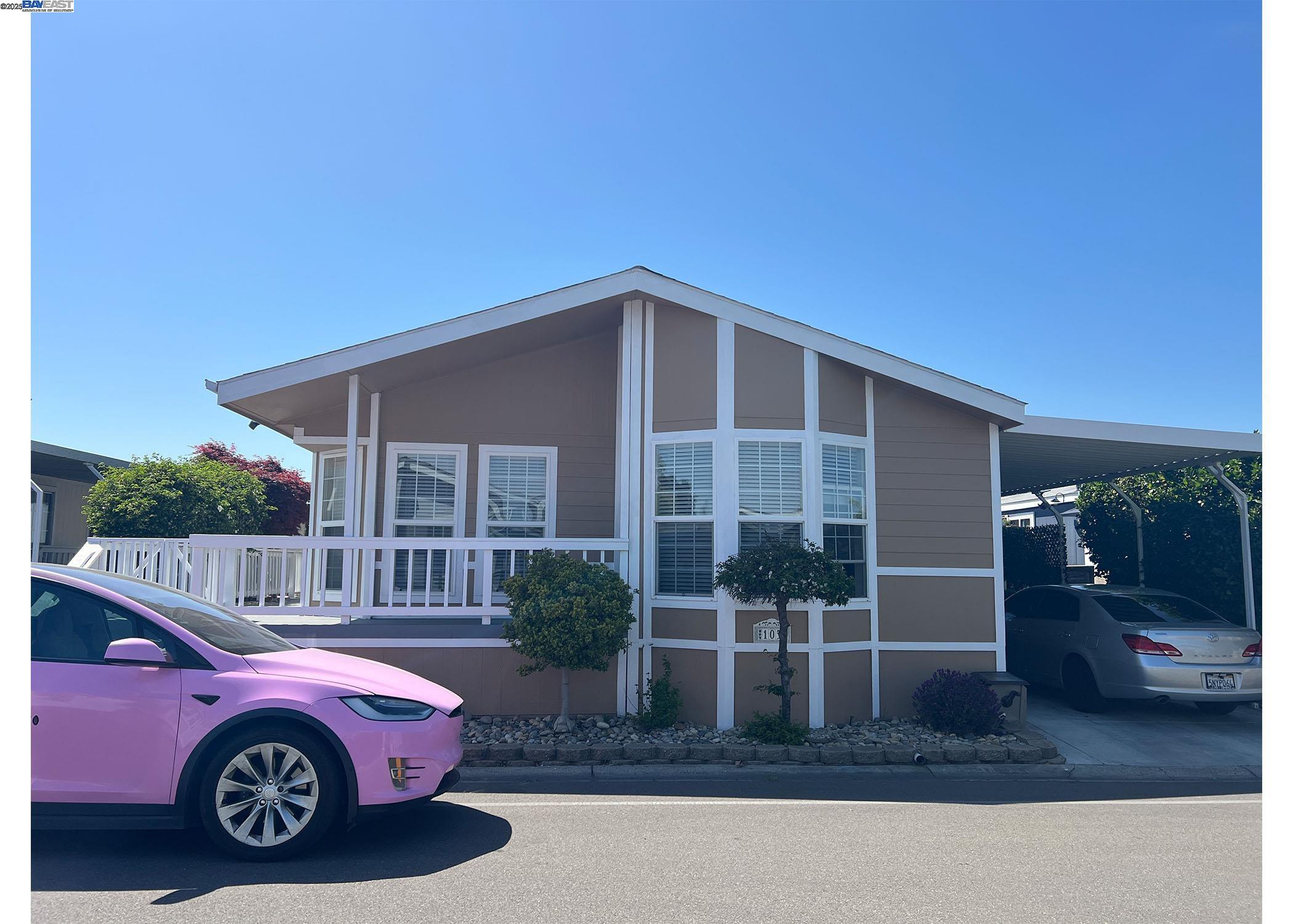 Detail Gallery Image 1 of 32 For 1225 Vienna Dr #103,  Sunnyvale,  CA 94089 - 3 Beds | 2 Baths