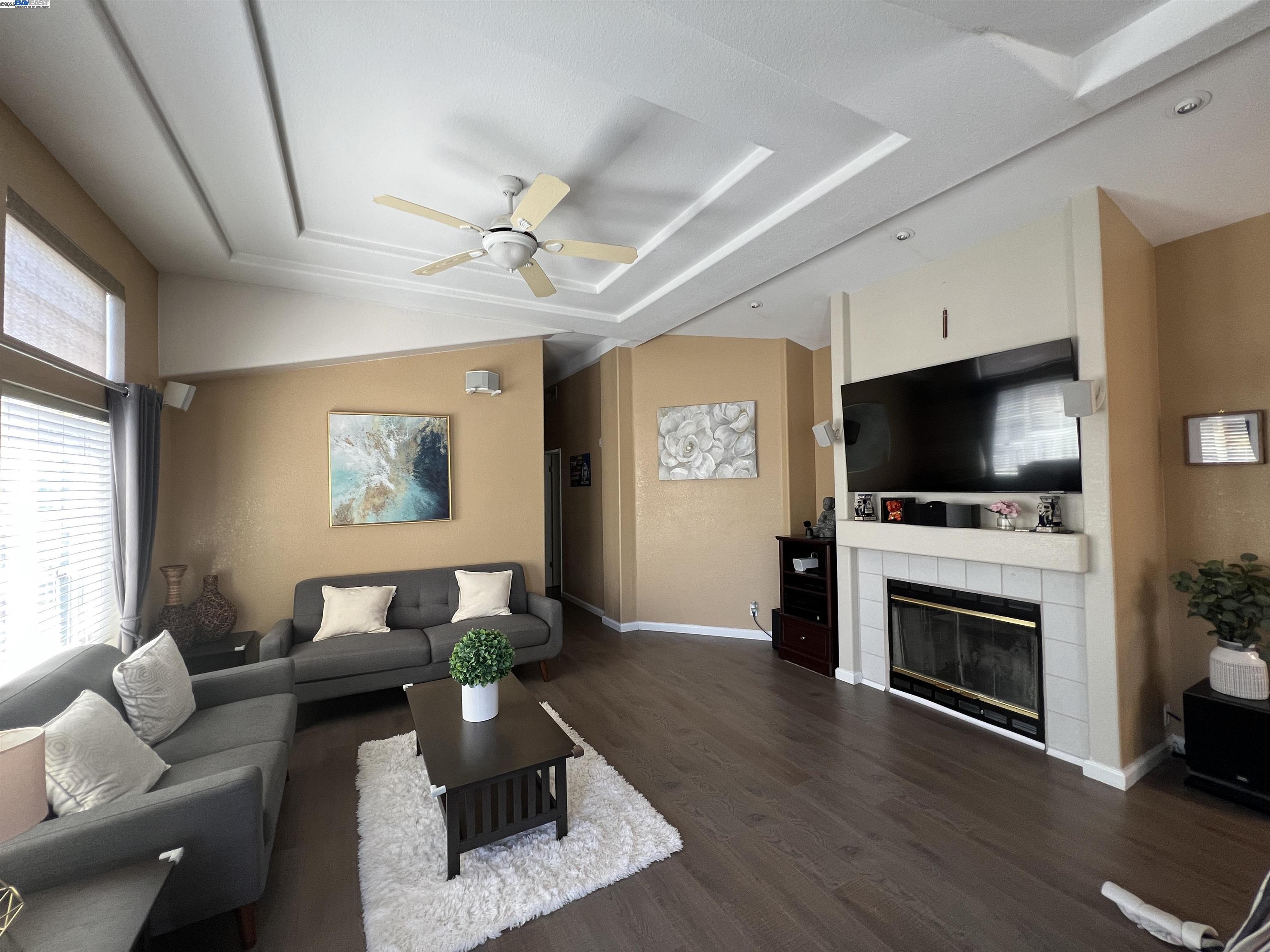 Detail Gallery Image 3 of 32 For 1225 Vienna Dr #103,  Sunnyvale,  CA 94089 - 3 Beds | 2 Baths