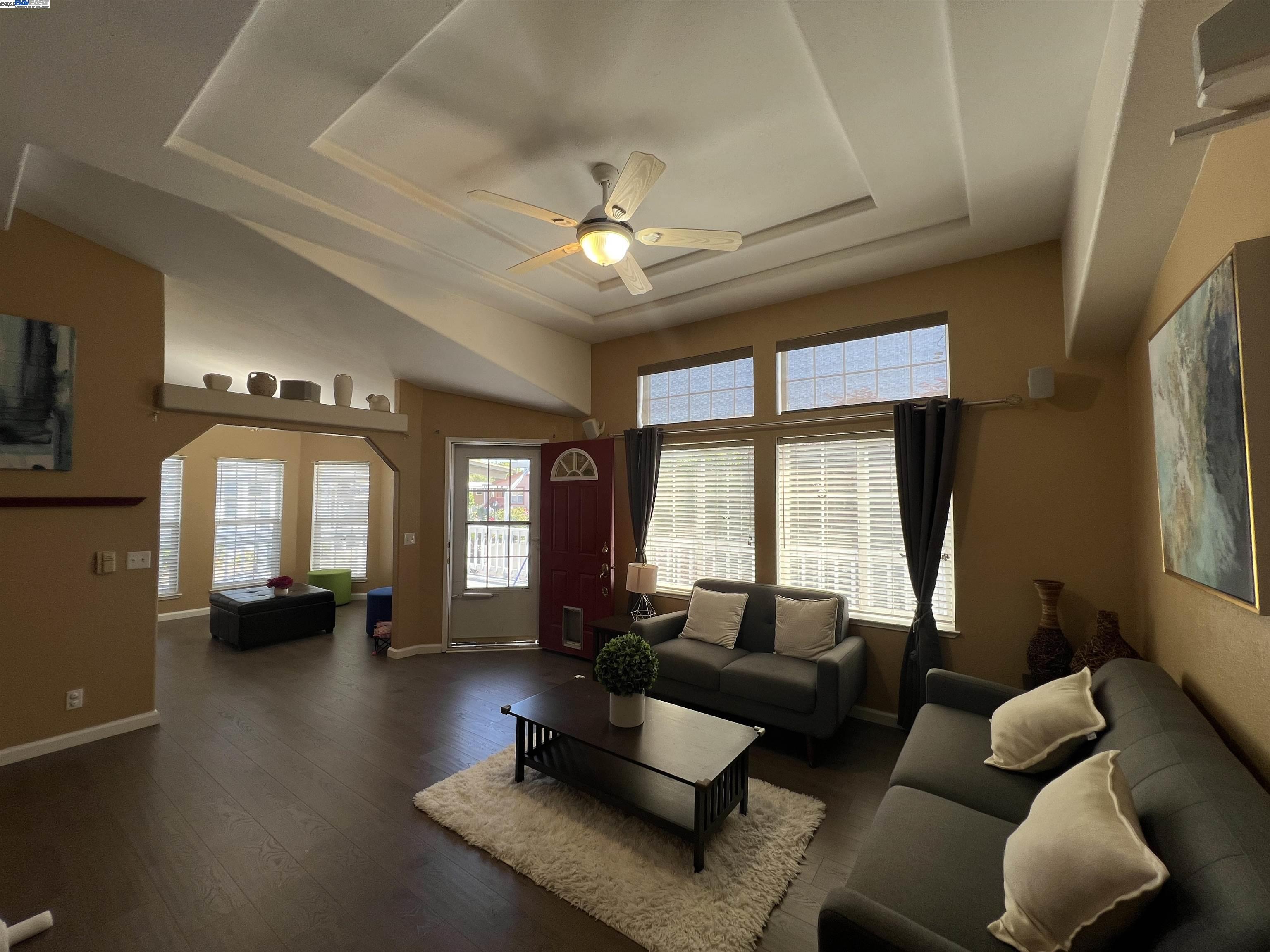 Detail Gallery Image 5 of 32 For 1225 Vienna Dr #103,  Sunnyvale,  CA 94089 - 3 Beds | 2 Baths