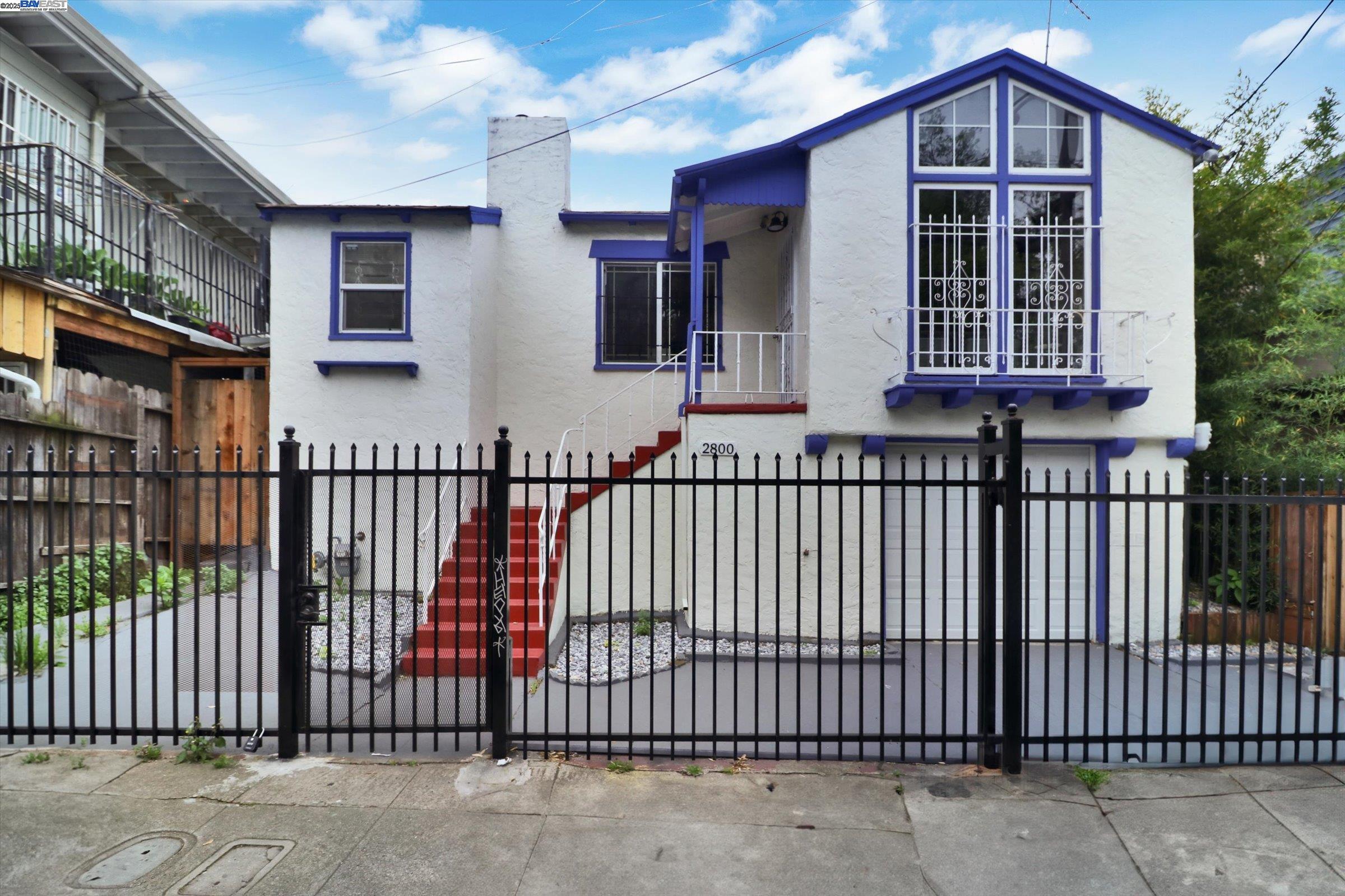 Detail Gallery Image 1 of 1 For 2800 14th Ave, Oakland,  CA 94606 - 2 Beds | 1 Baths