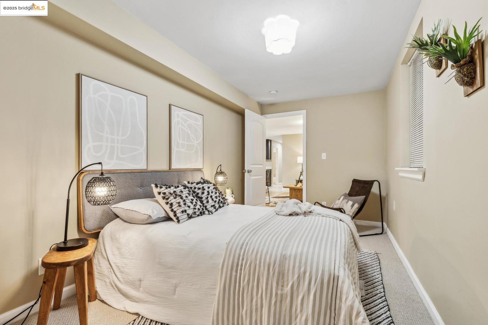 Detail Gallery Image 11 of 32 For 621 Fallon St, Oakland,  CA 94607 - 5 Beds | 2/1 Baths