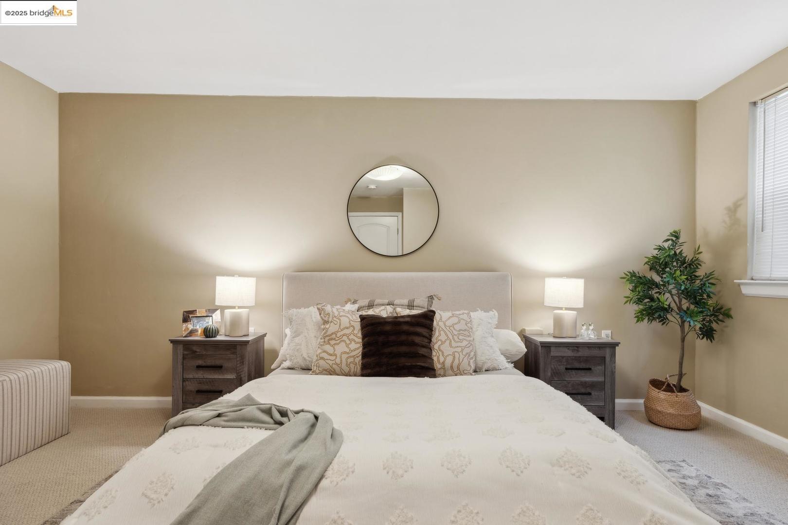 Detail Gallery Image 8 of 32 For 621 Fallon St, Oakland,  CA 94607 - 5 Beds | 2/1 Baths
