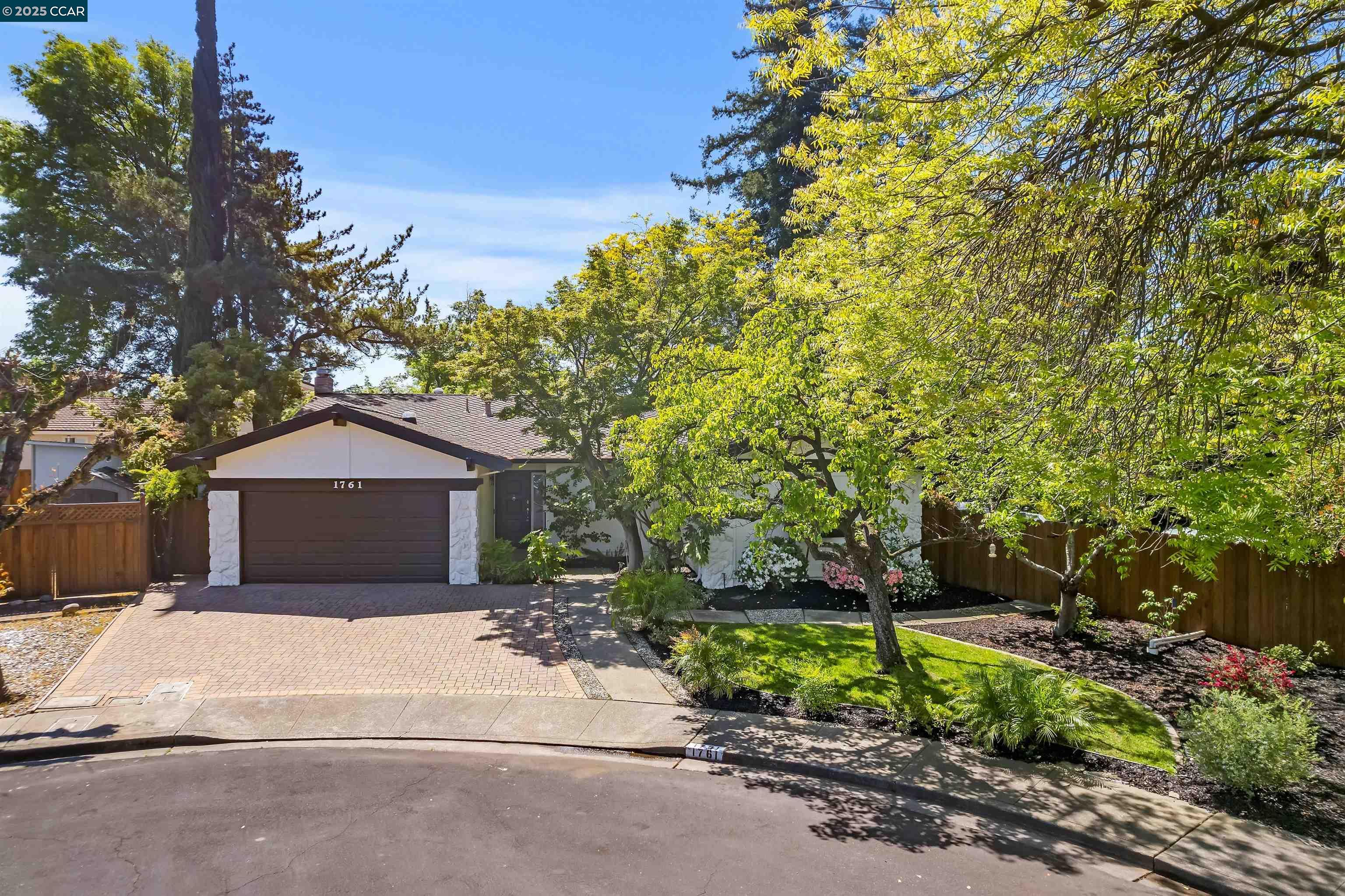 Detail Gallery Image 1 of 1 For 1761 Flanders Ct, Walnut Creek,  CA 94598 - 4 Beds | 3 Baths