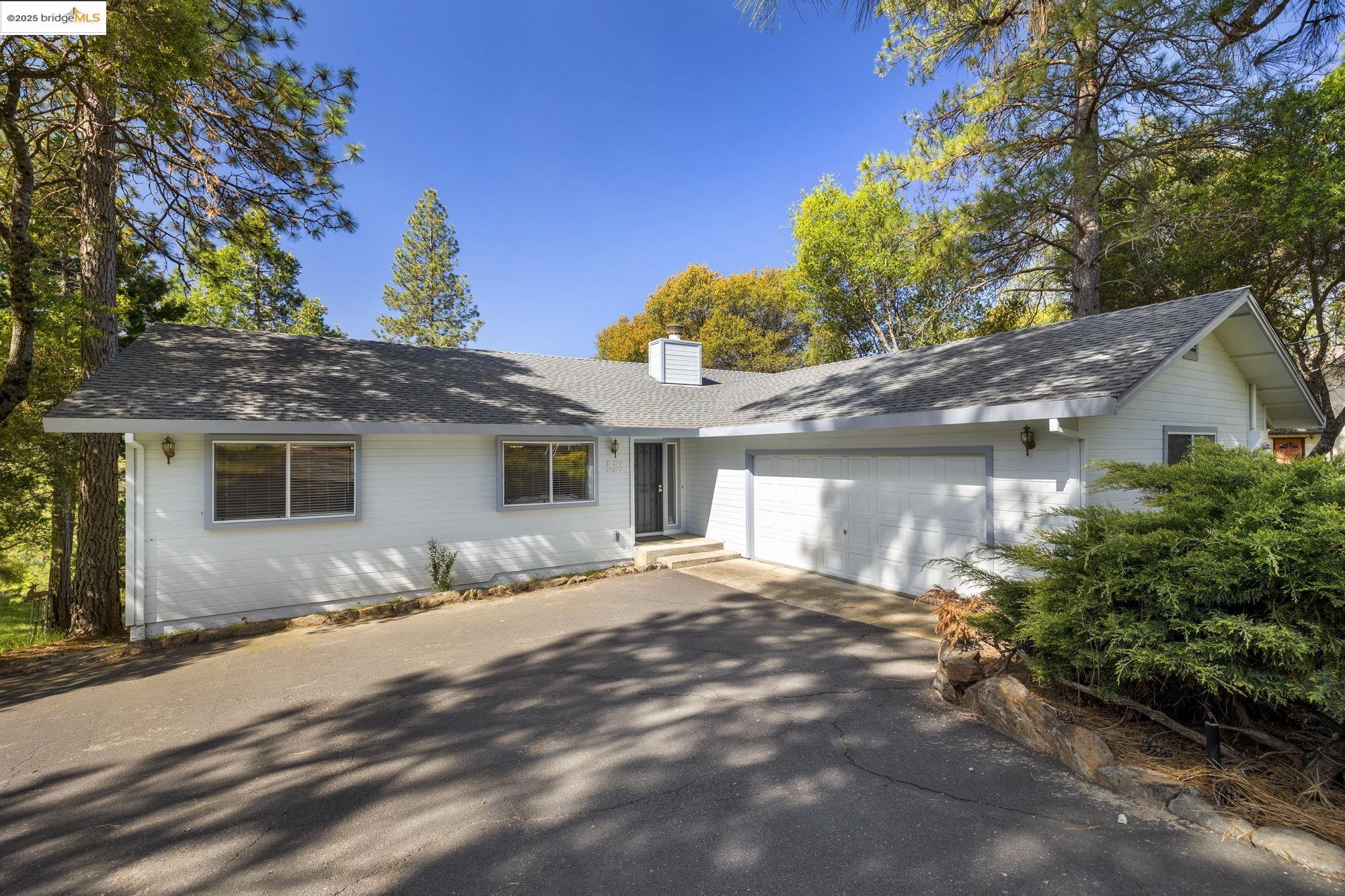 Detail Gallery Image 1 of 56 For 19099 Raboul Court, Groveland,  CA 95321-0000 - 3 Beds | 2 Baths
