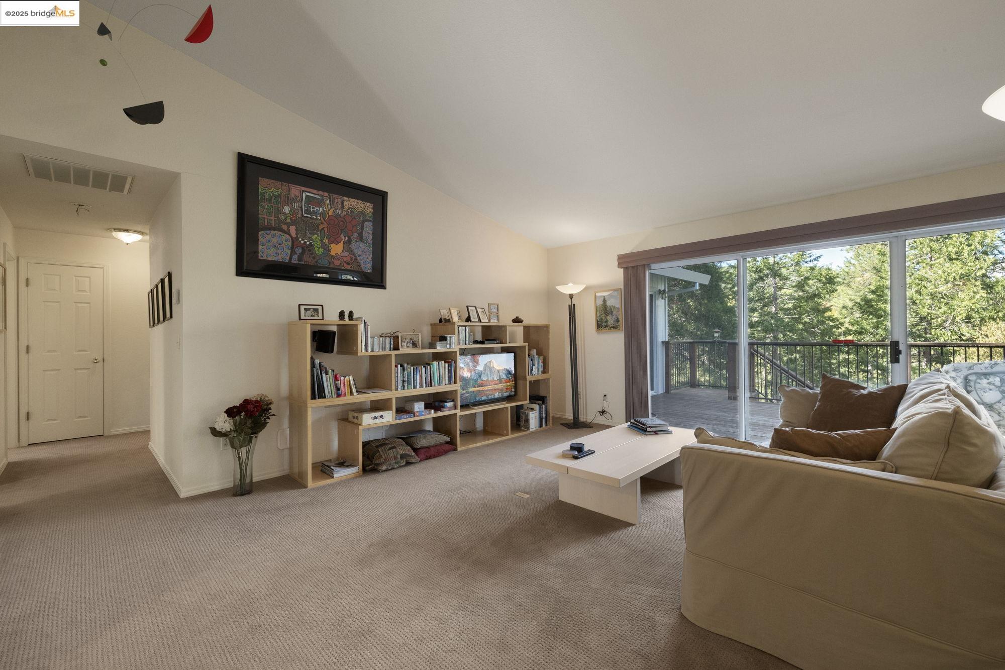 Detail Gallery Image 7 of 56 For 19099 Raboul Court, Groveland,  CA 95321-0000 - 3 Beds | 2 Baths