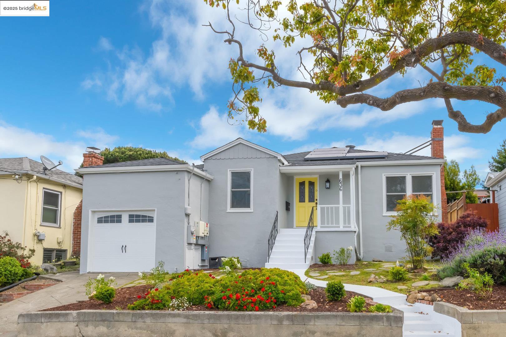 Detail Gallery Image 1 of 1 For 636 Humboldt St, Richmond,  CA 94805 - 2 Beds | 1 Baths