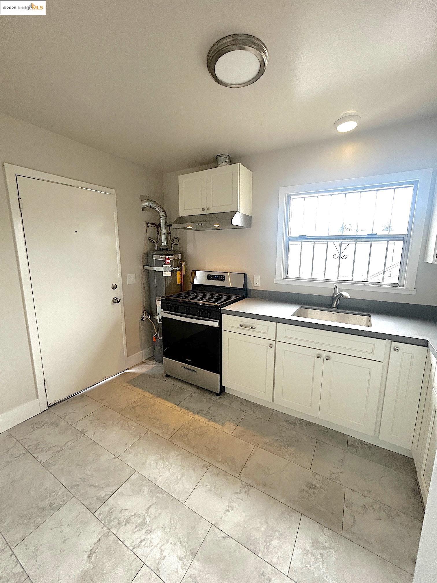 3320 Barrett Ave, Richmond, California 94805, 4 Rooms Rooms,1 BathroomBathrooms,Residential Lease,For Rent,3320 Barrett Ave,41094218