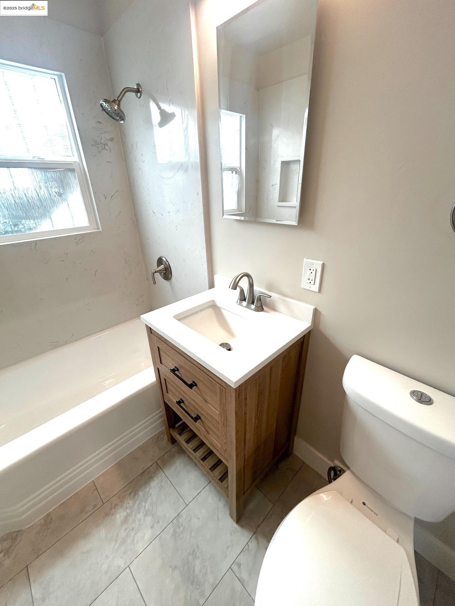 3320 Barrett Ave, Richmond, California 94805, 4 Rooms Rooms,1 BathroomBathrooms,Residential Lease,For Rent,3320 Barrett Ave,41094218