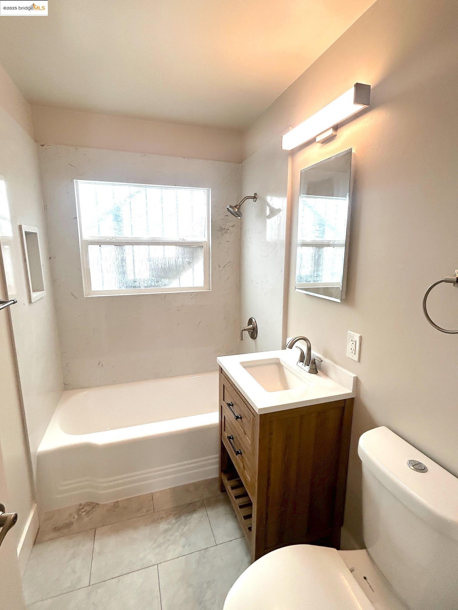 3320 Barrett Ave, Richmond, California 94805, 4 Rooms Rooms,1 BathroomBathrooms,Residential Lease,For Rent,3320 Barrett Ave,41094218