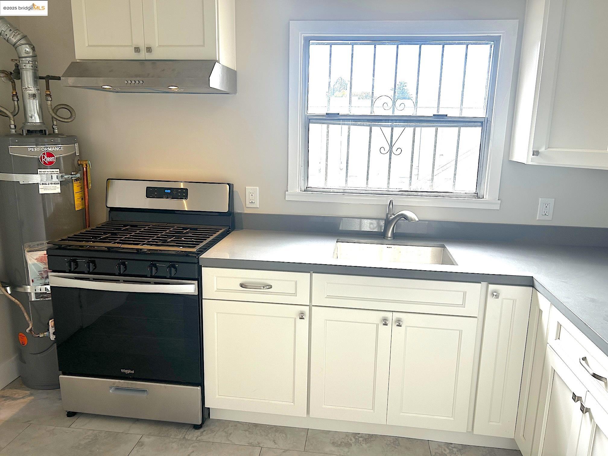 3320 Barrett Ave, Richmond, California 94805, 4 Rooms Rooms,1 BathroomBathrooms,Residential Lease,For Rent,3320 Barrett Ave,41094218