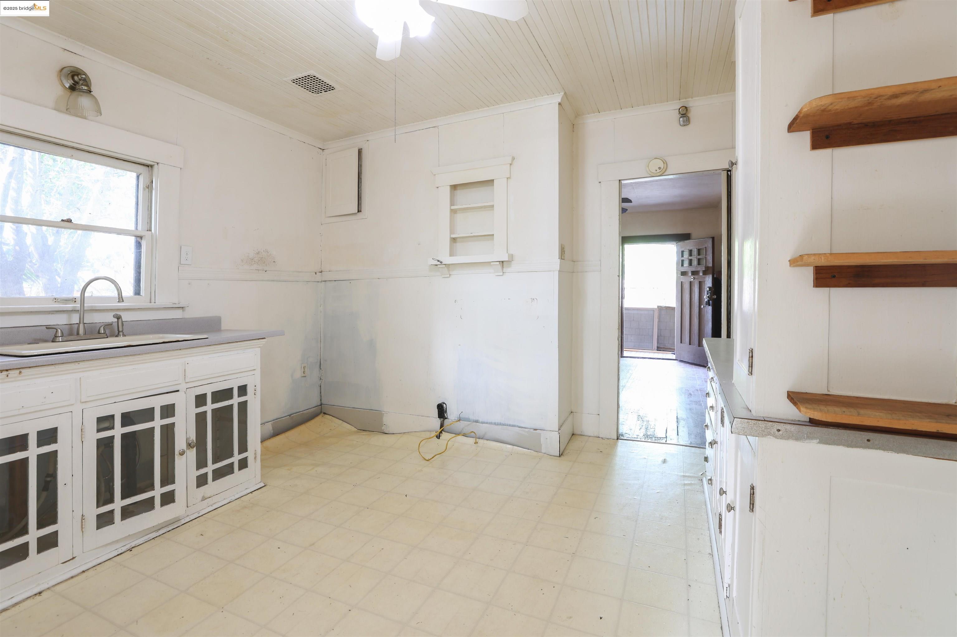 Detail Gallery Image 16 of 25 For 1511 D Street, Antioch,  CA 94509 - 2 Beds | 1/1 Baths