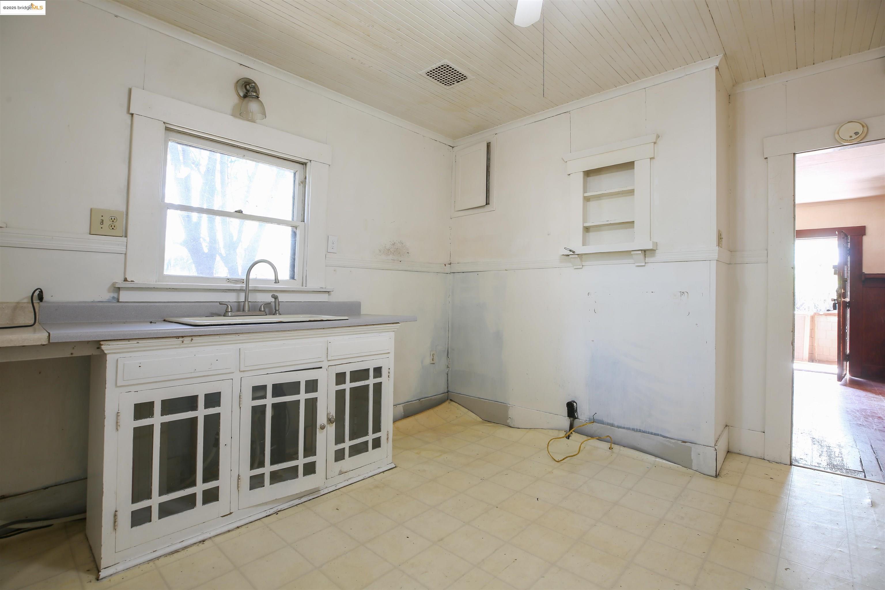 Detail Gallery Image 18 of 26 For 1511 D Street, Antioch,  CA 94509 - 2 Beds | 1/1 Baths