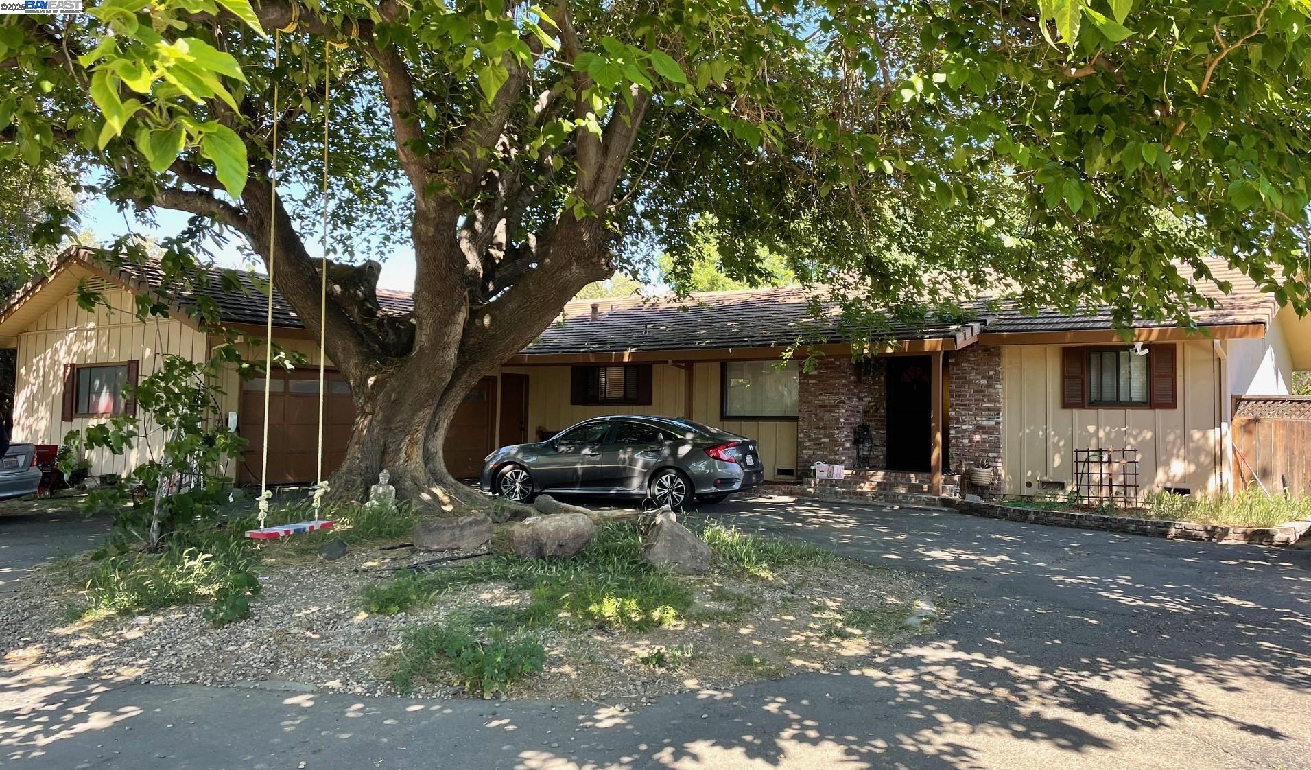 Detail Gallery Image 1 of 35 For 550 N Corral Hollow, Tracy,  CA 95376-9677 - 3 Beds | 2 Baths