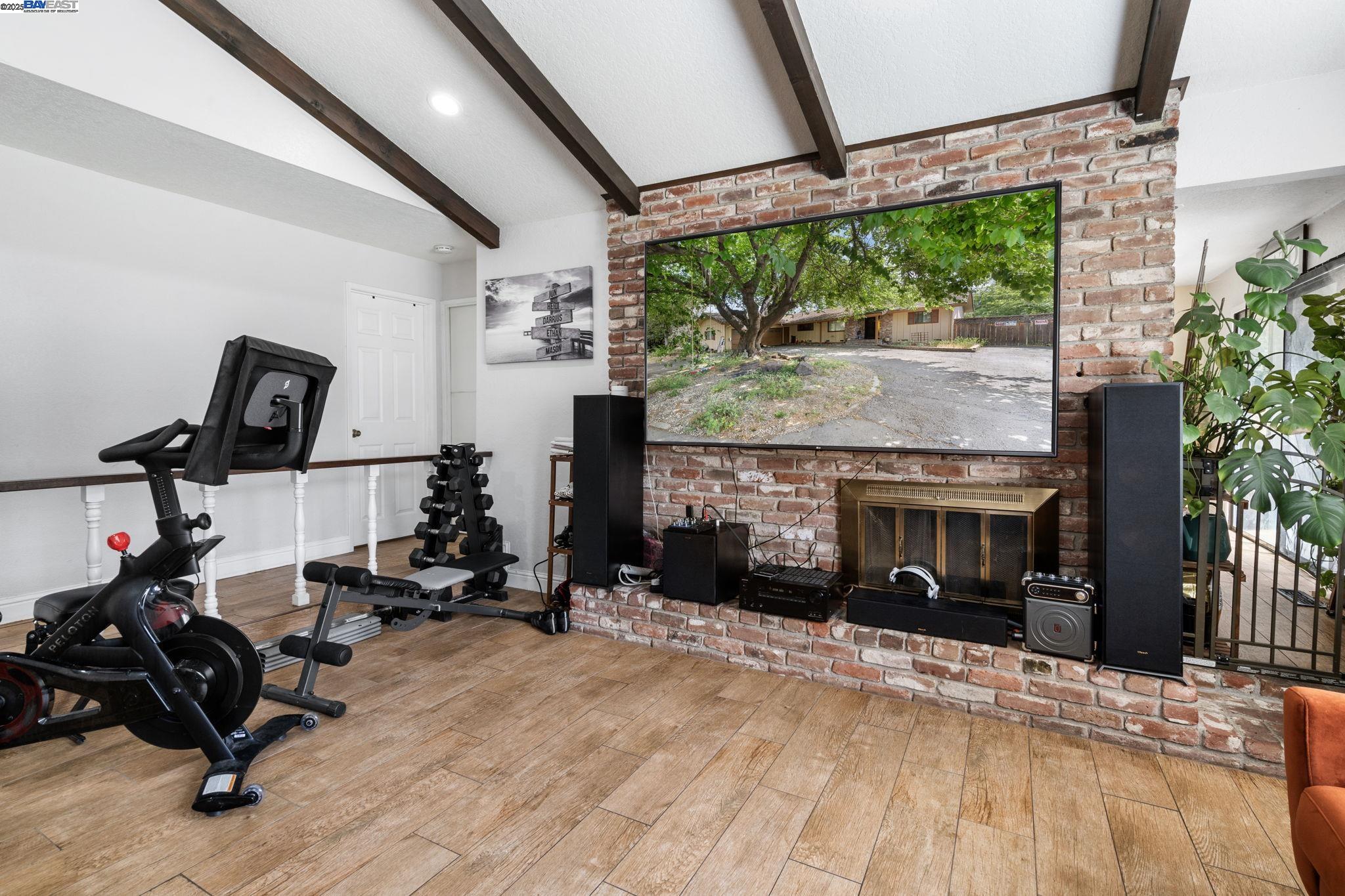 Detail Gallery Image 11 of 35 For 550 N Corral Hollow, Tracy,  CA 95376-9677 - 3 Beds | 2 Baths
