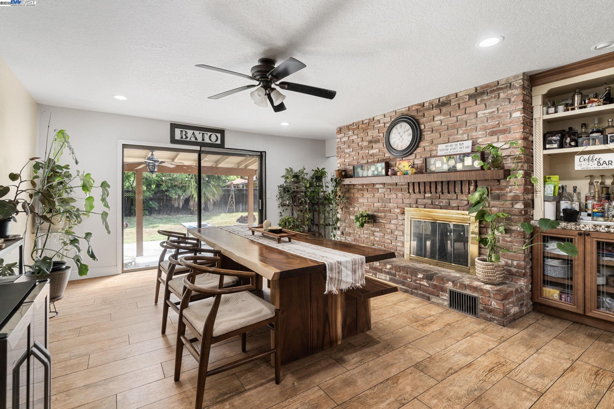Detail Gallery Image 13 of 35 For 550 N Corral Hollow, Tracy,  CA 95376-9677 - 3 Beds | 2 Baths