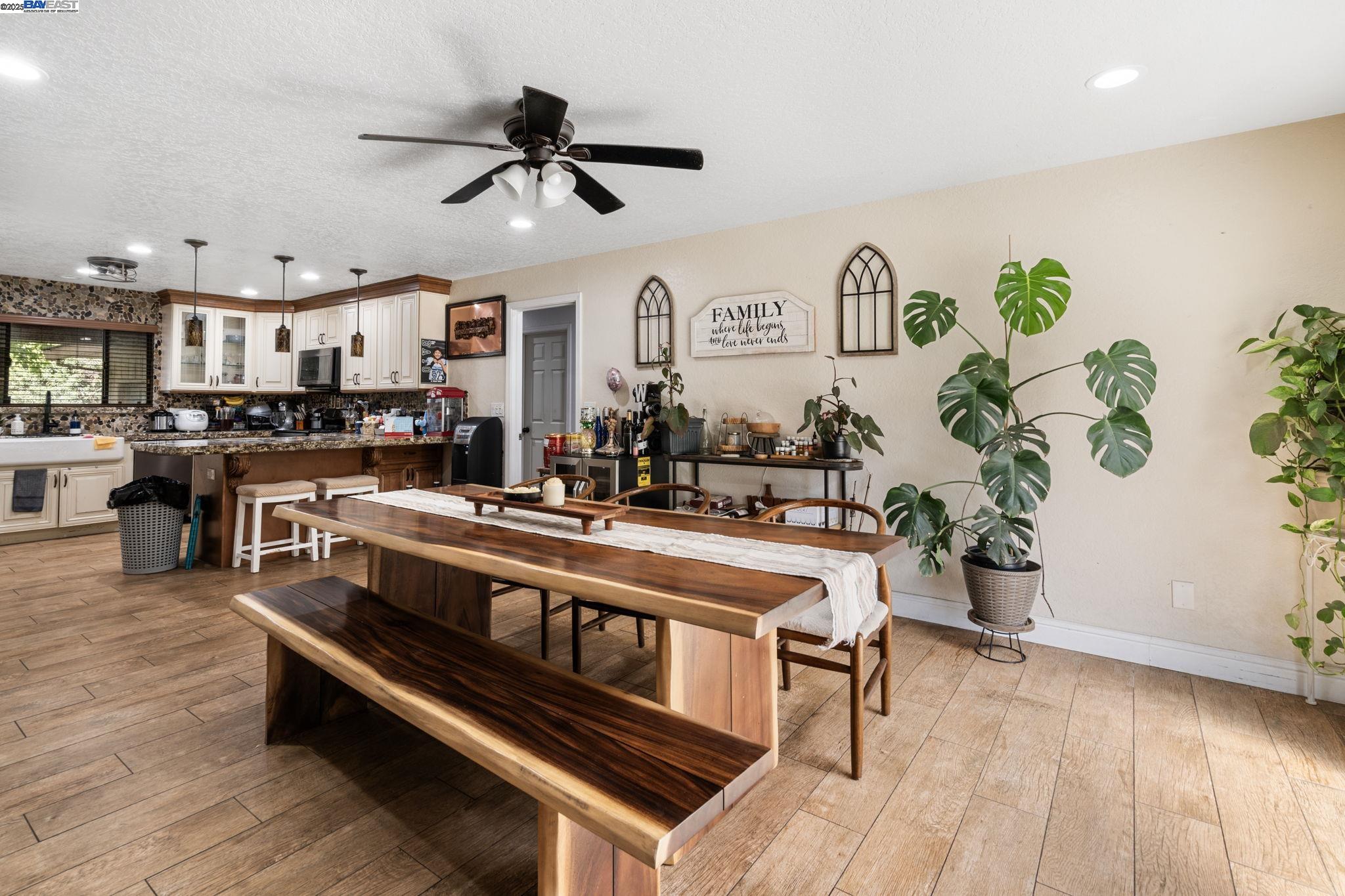 Detail Gallery Image 15 of 35 For 550 N Corral Hollow, Tracy,  CA 95376-9677 - 3 Beds | 2 Baths