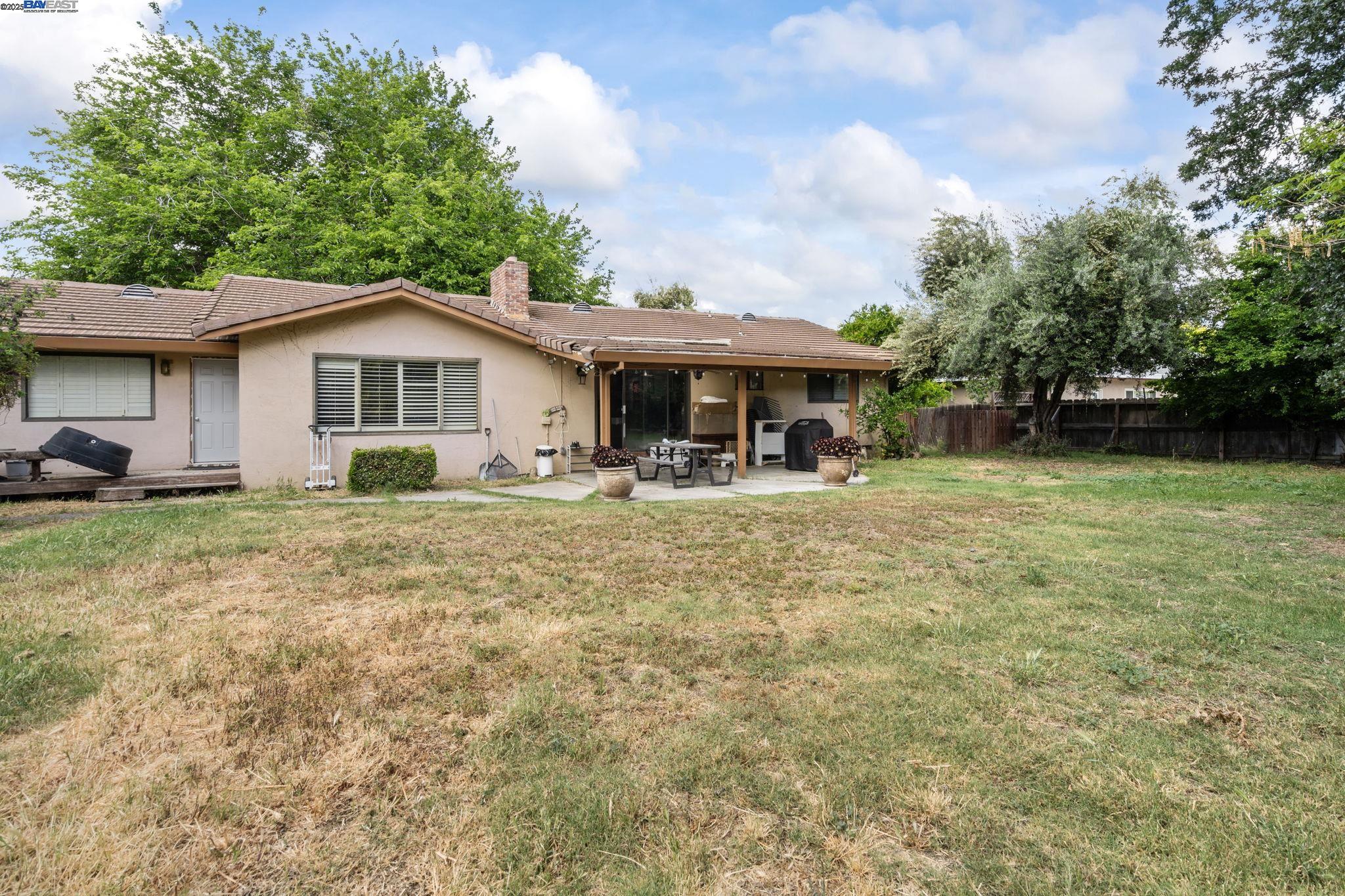 Detail Gallery Image 17 of 35 For 550 N Corral Hollow, Tracy,  CA 95376-9677 - 3 Beds | 2 Baths