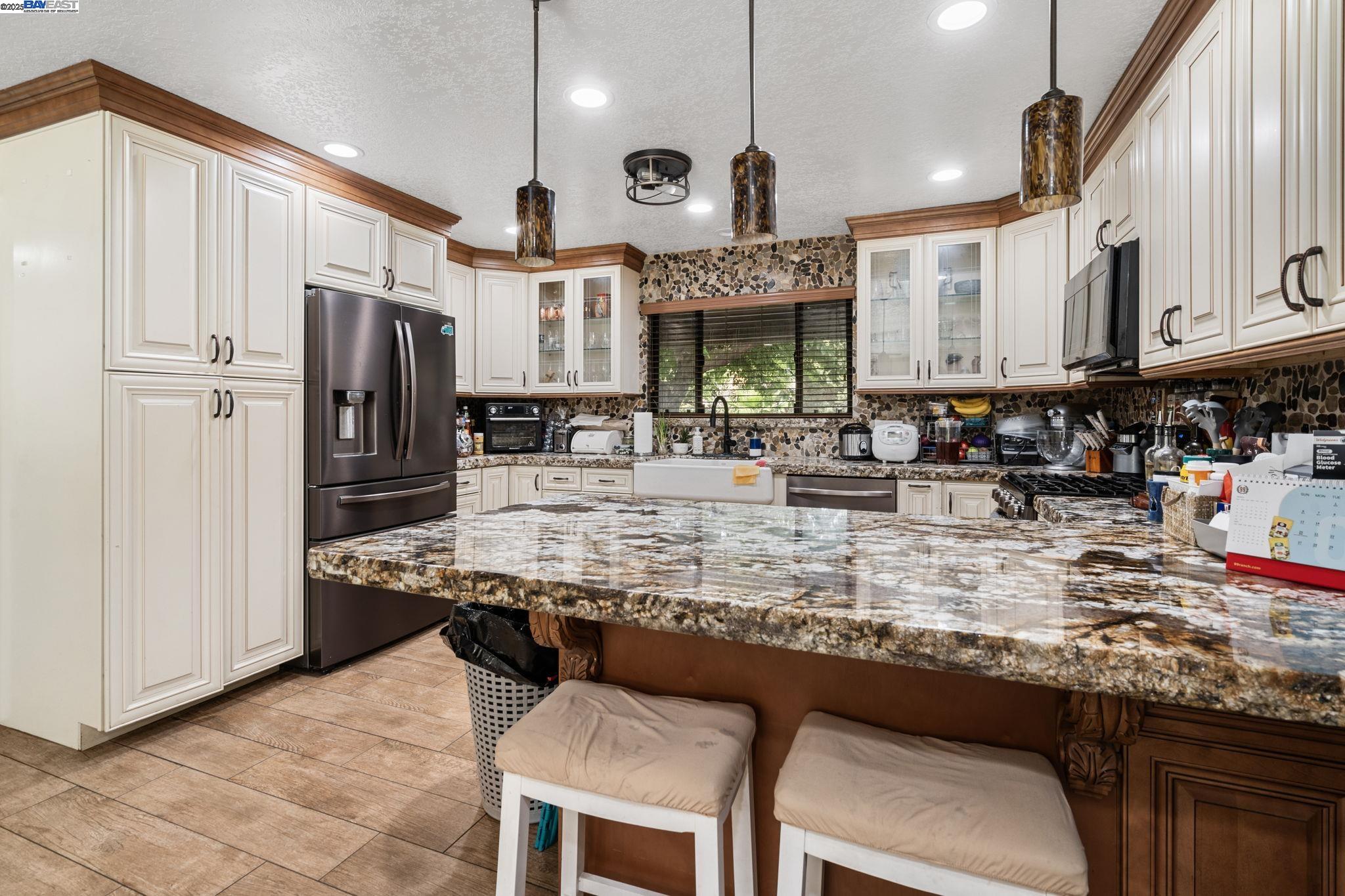 Detail Gallery Image 22 of 35 For 550 N Corral Hollow, Tracy,  CA 95376-9677 - 3 Beds | 2 Baths