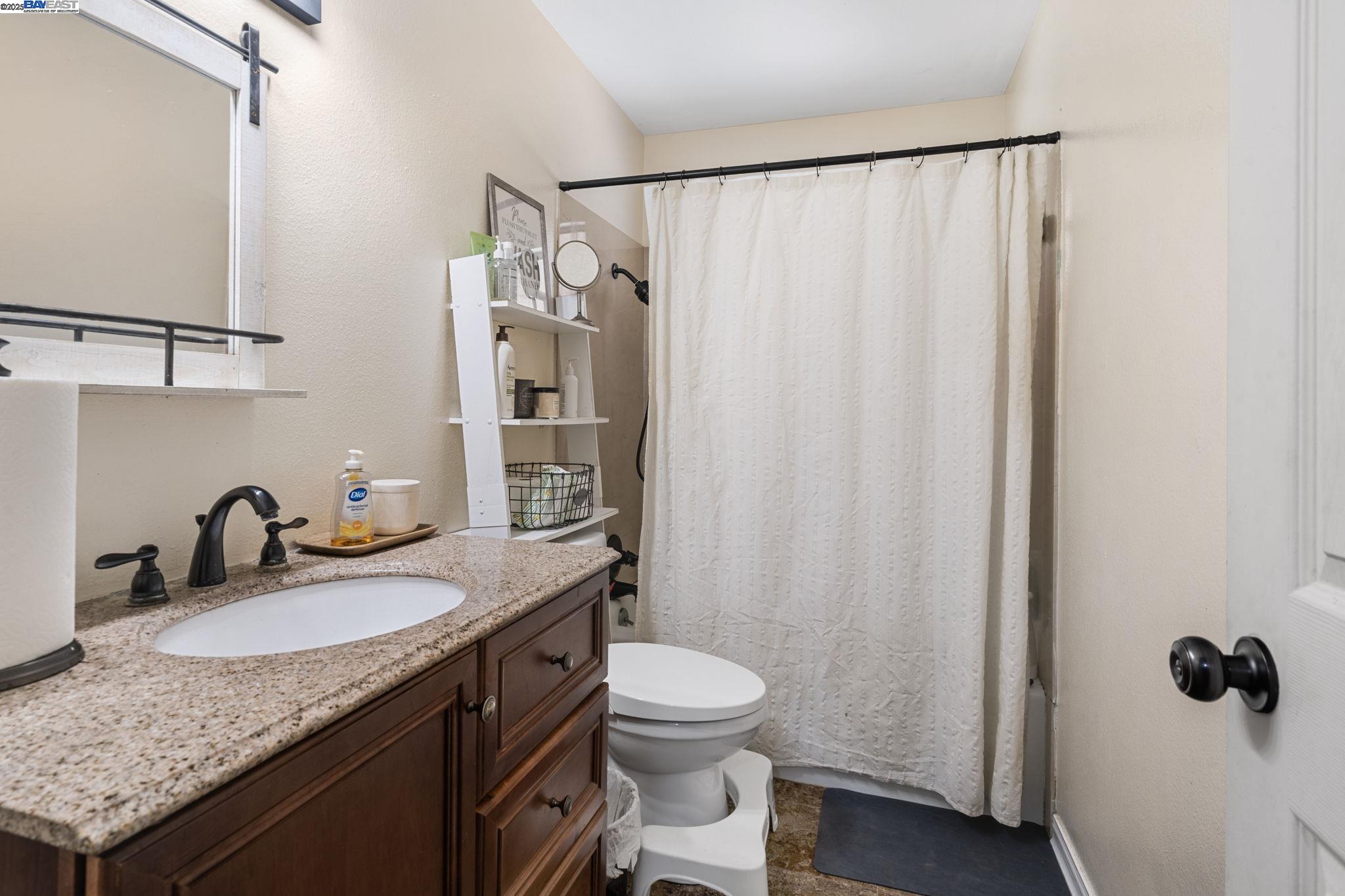Detail Gallery Image 26 of 35 For 550 N Corral Hollow, Tracy,  CA 95376-9677 - 3 Beds | 2 Baths