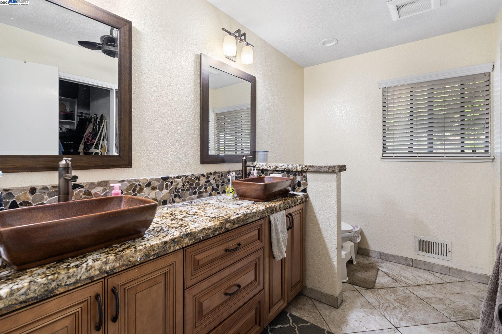 Detail Gallery Image 28 of 35 For 550 N Corral Hollow, Tracy,  CA 95376-9677 - 3 Beds | 2 Baths