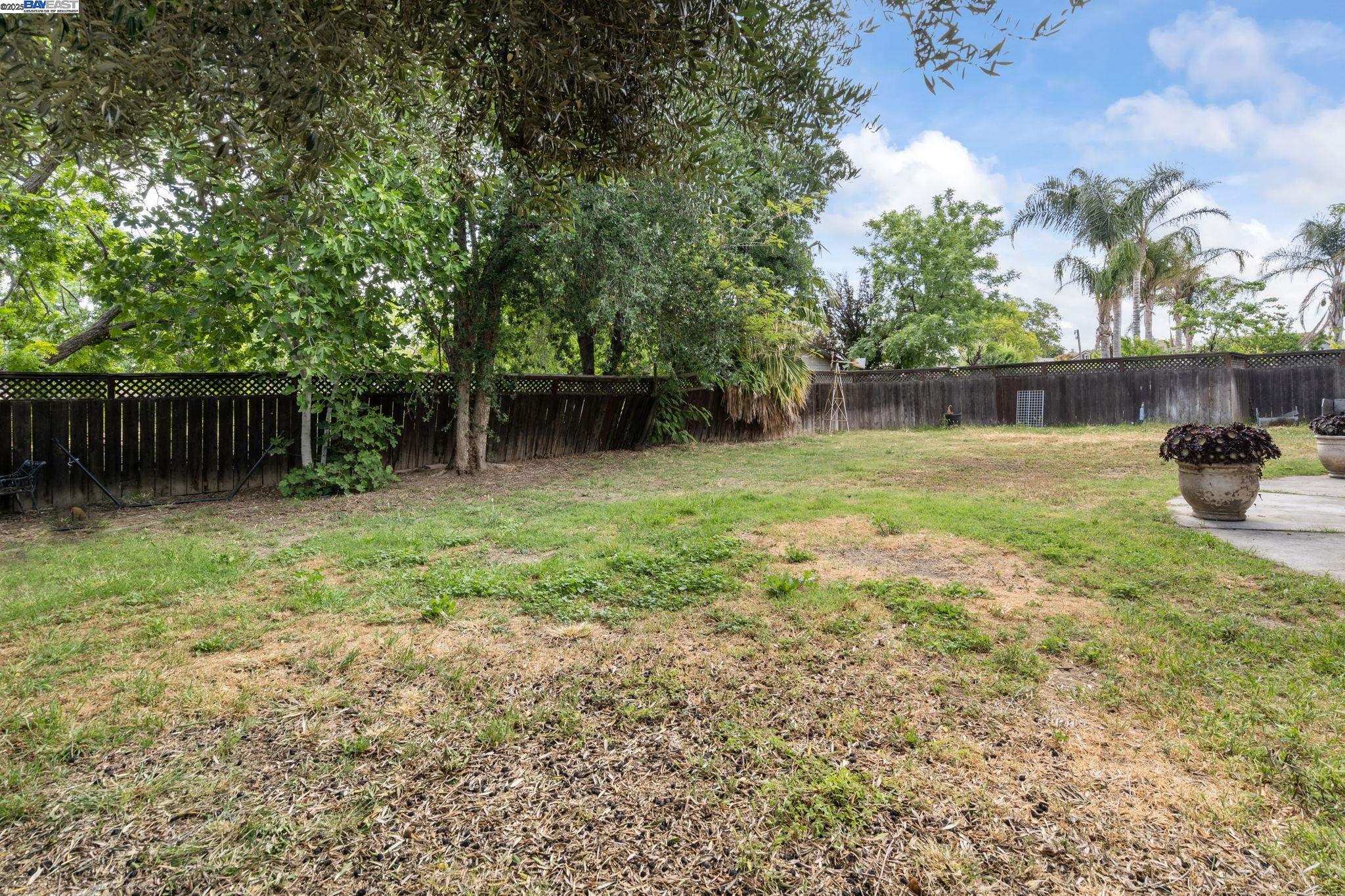 Detail Gallery Image 33 of 35 For 550 N Corral Hollow, Tracy,  CA 95376-9677 - 3 Beds | 2 Baths