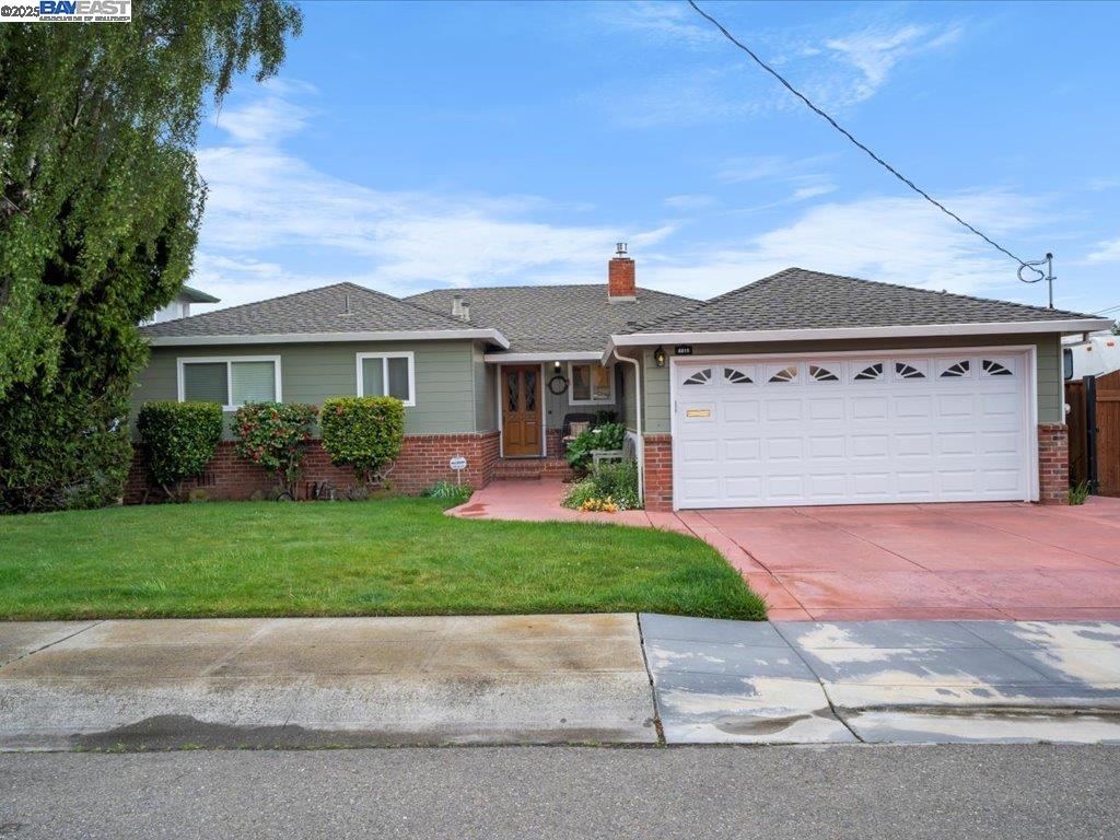 Detail Gallery Image 1 of 1 For 4311 Circle Ave, Castro Valley,  CA 94546 - 3 Beds | 2 Baths