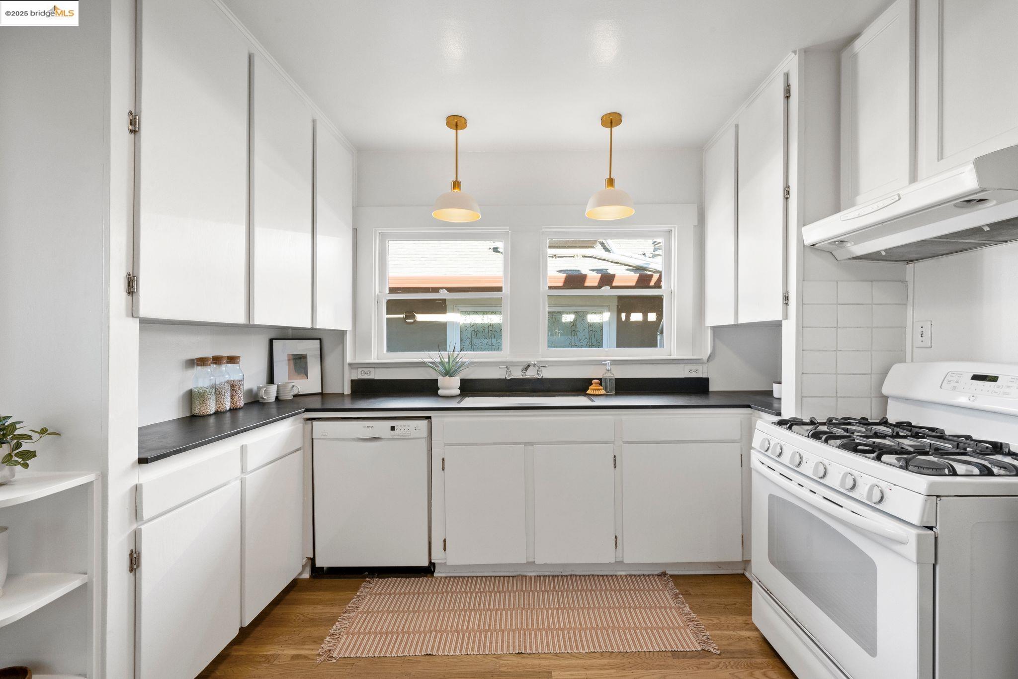 Detail Gallery Image 15 of 42 For 2249 Ransom Ave, Oakland,  CA 94601 - 2 Beds | 1 Baths