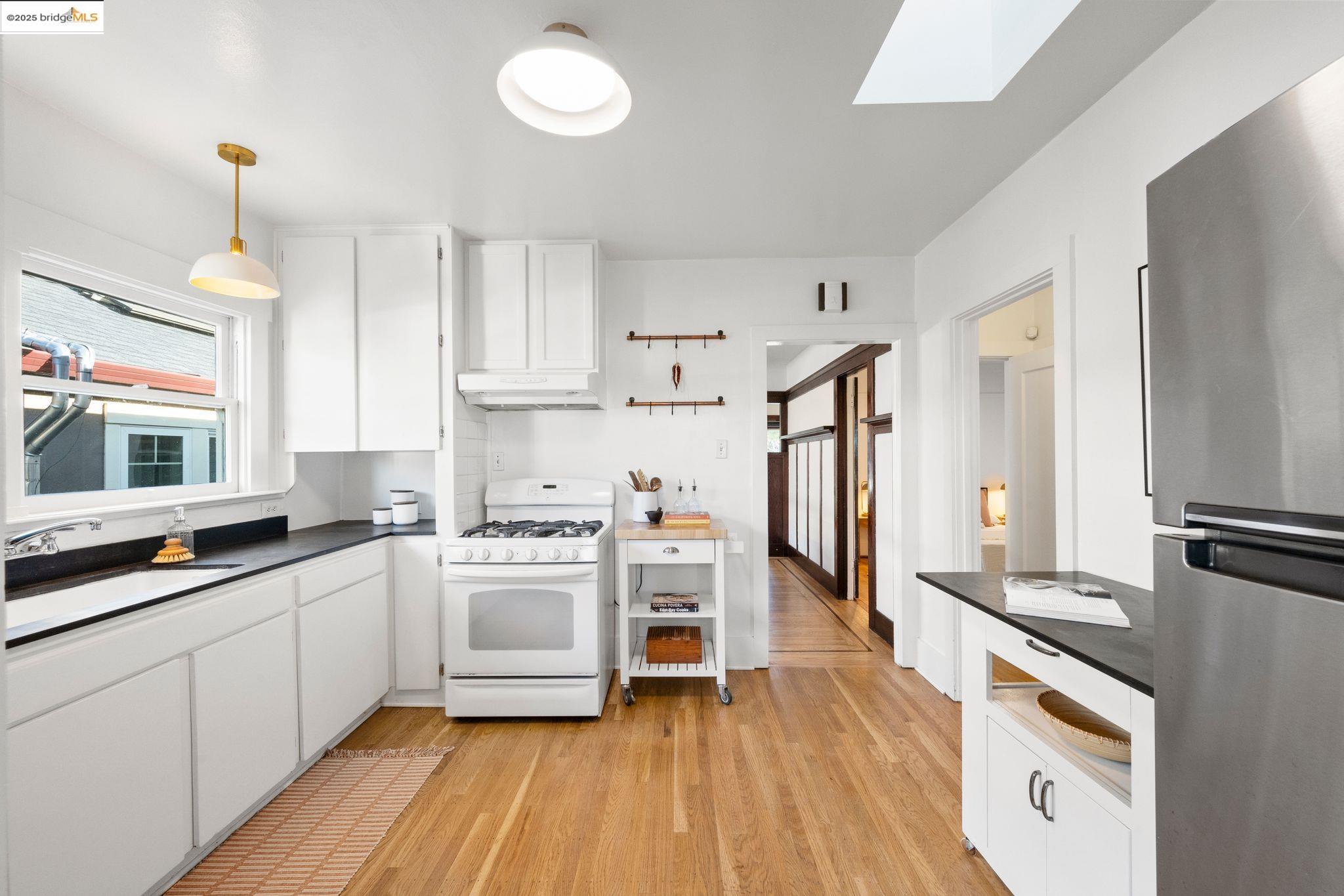 Detail Gallery Image 16 of 42 For 2249 Ransom Ave, Oakland,  CA 94601 - 2 Beds | 1 Baths