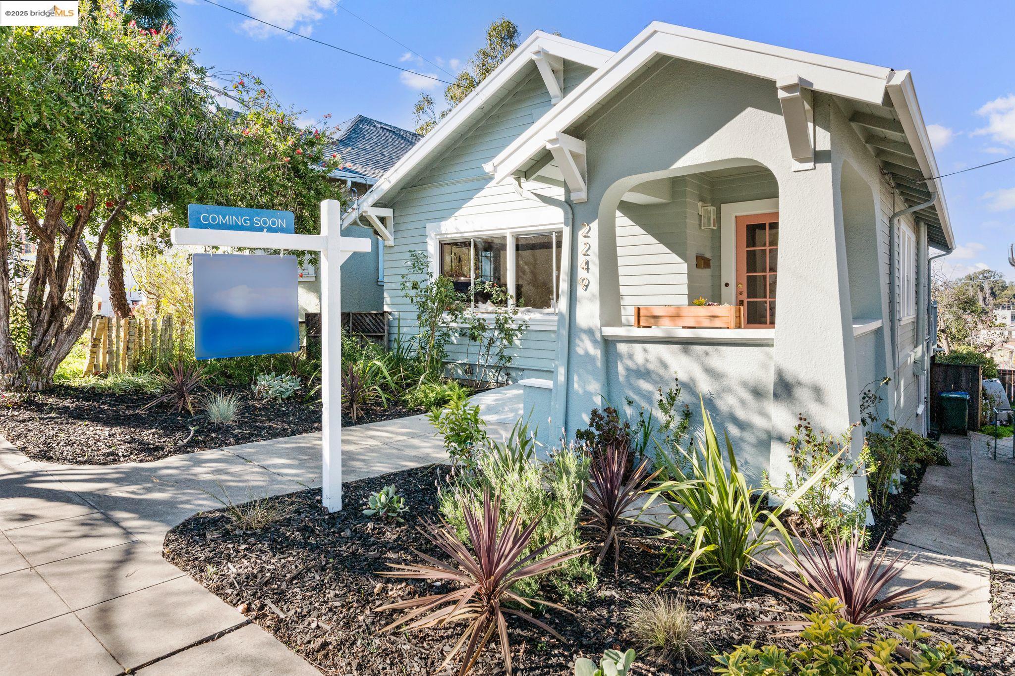 Detail Gallery Image 3 of 42 For 2249 Ransom Ave, Oakland,  CA 94601 - 2 Beds | 1 Baths