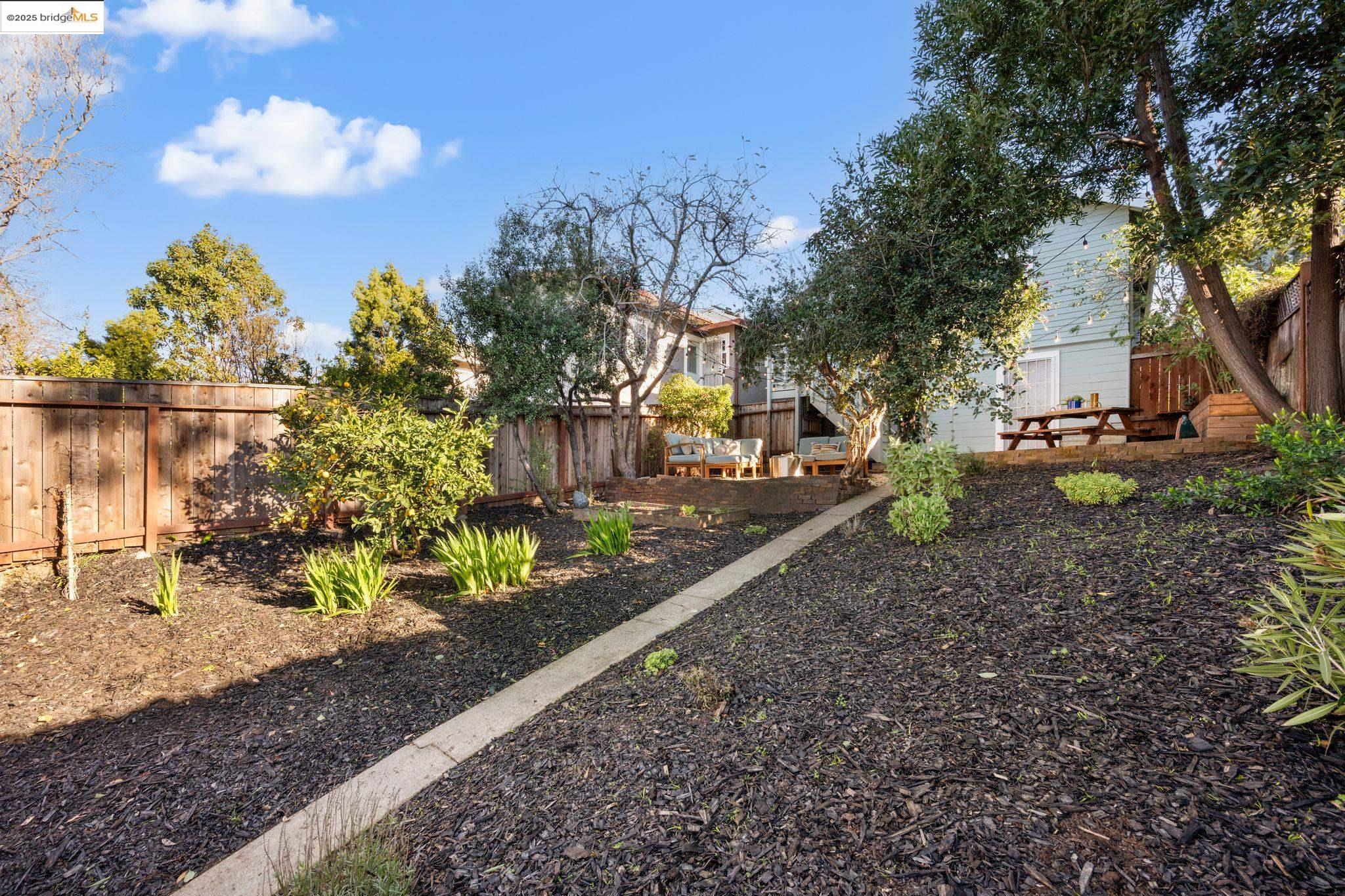 Detail Gallery Image 32 of 42 For 2249 Ransom Ave, Oakland,  CA 94601 - 2 Beds | 1 Baths