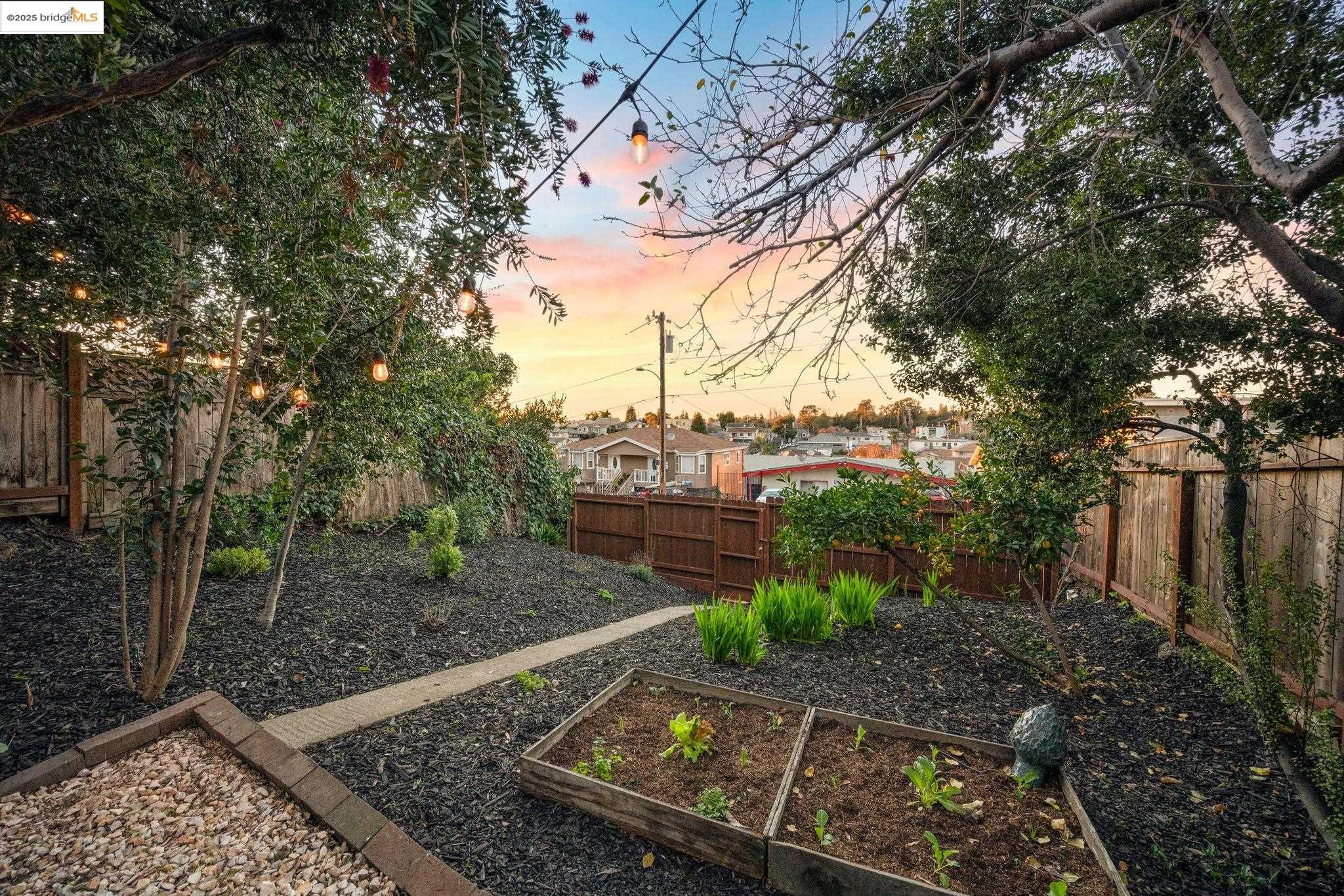 Detail Gallery Image 37 of 42 For 2249 Ransom Ave, Oakland,  CA 94601 - 2 Beds | 1 Baths
