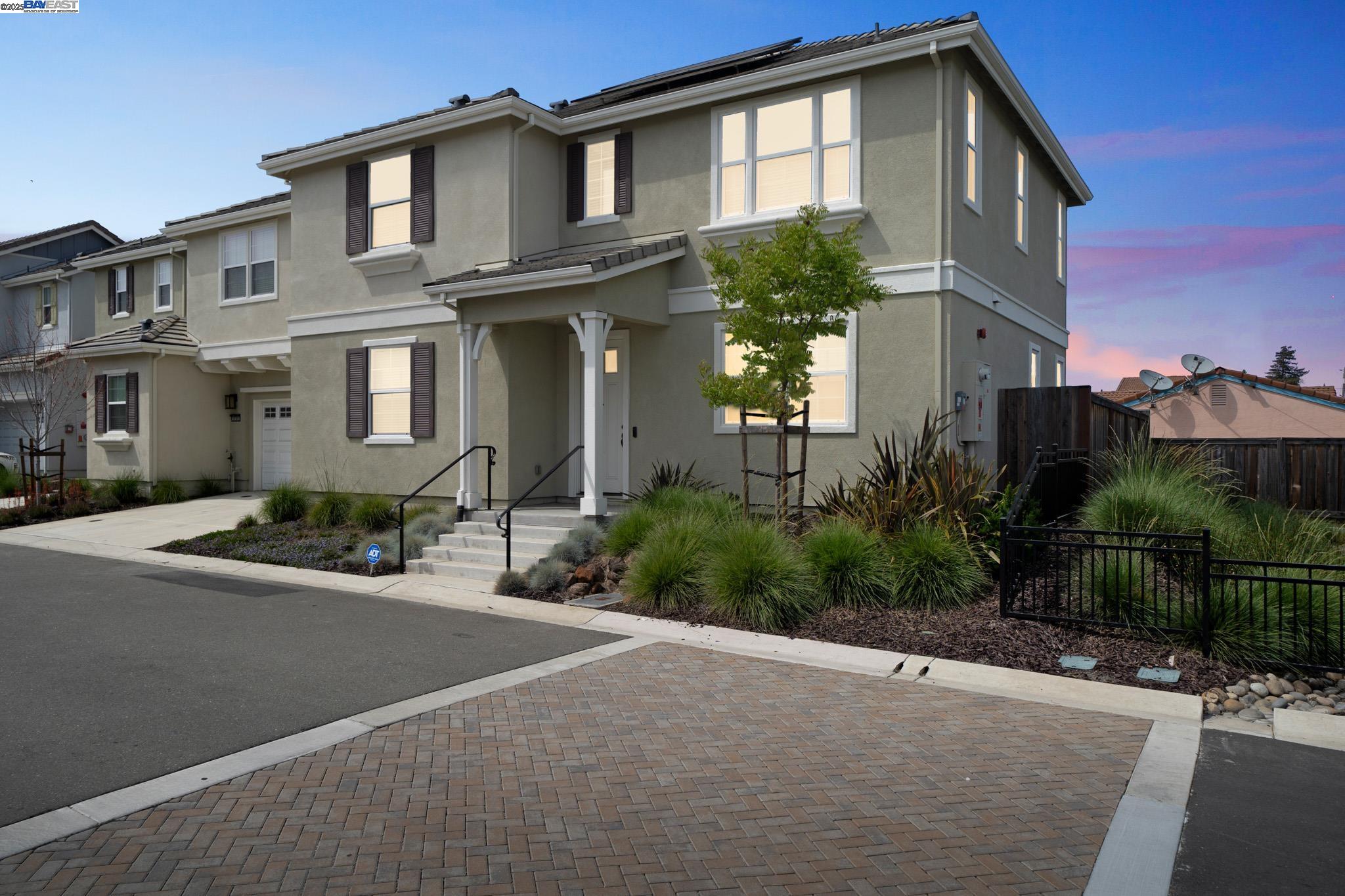 Detail Gallery Image 2 of 29 For 1109 Jason Creek Place, Hayward,  CA 94544 - 5 Beds | 4 Baths