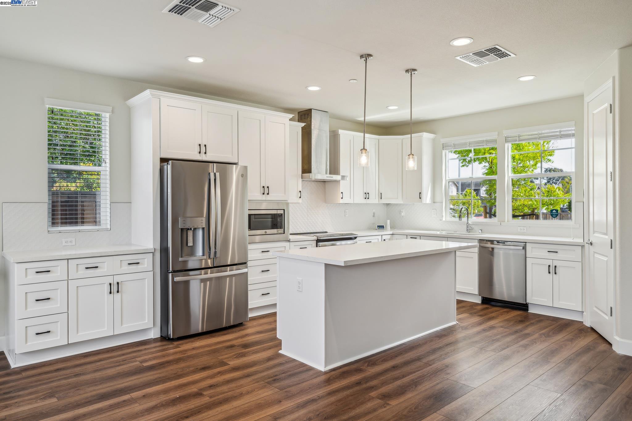 Detail Gallery Image 4 of 29 For 1109 Jason Creek Place, Hayward,  CA 94544 - 5 Beds | 4 Baths