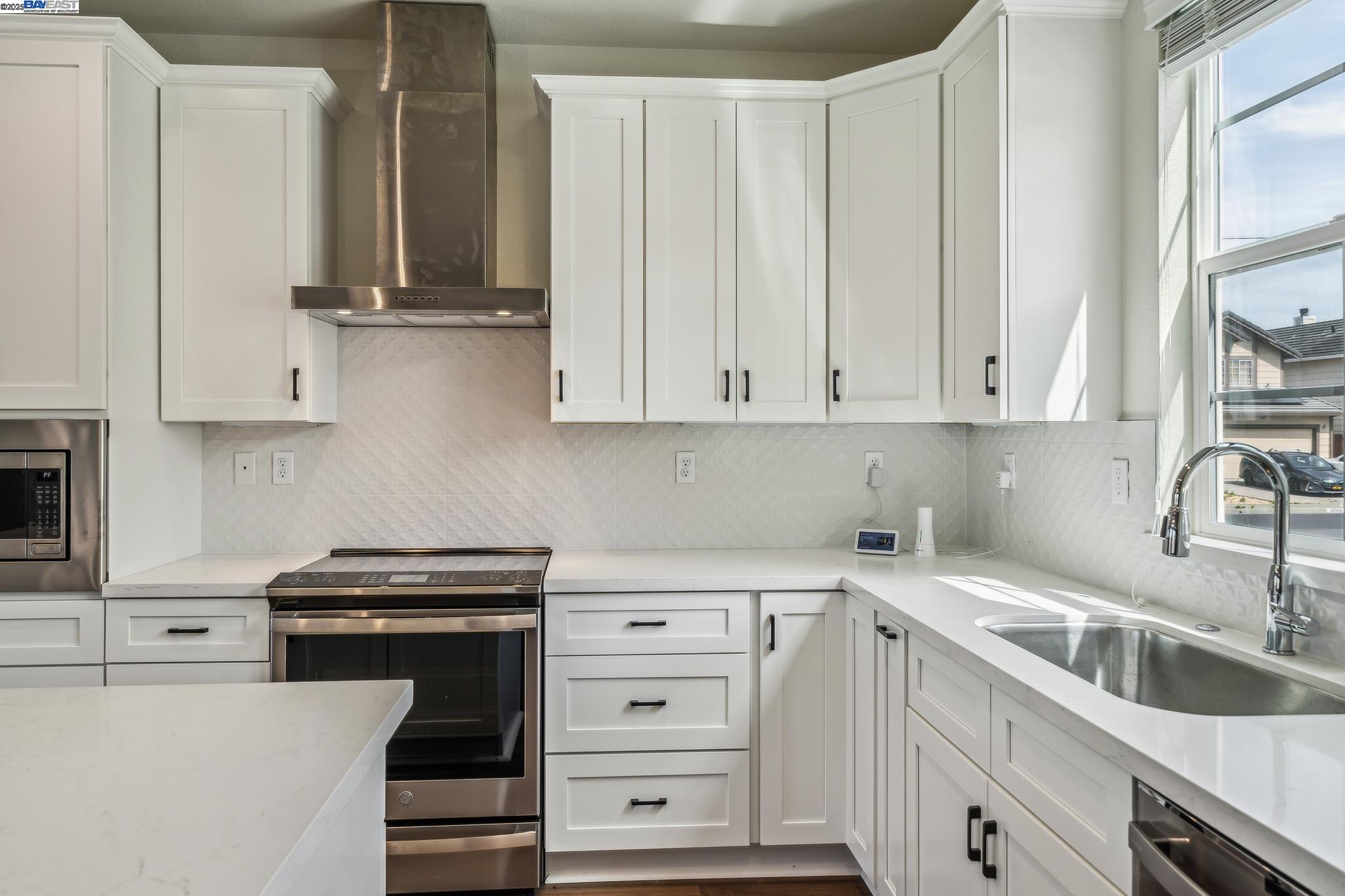Detail Gallery Image 5 of 29 For 1109 Jason Creek Place, Hayward,  CA 94544 - 5 Beds | 4 Baths