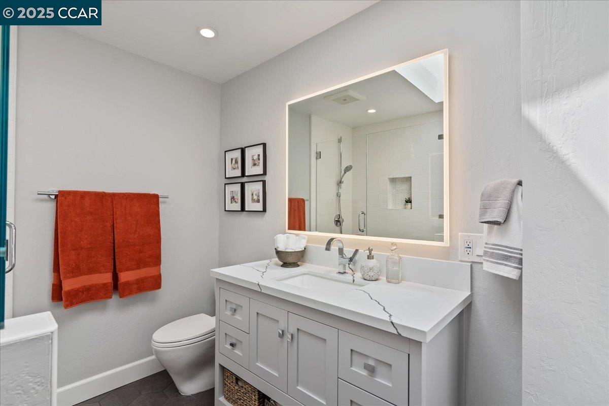 Detail Gallery Image 24 of 47 For 5 Doral Dr, Moraga,  CA 94556 - 3 Beds | 2/1 Baths