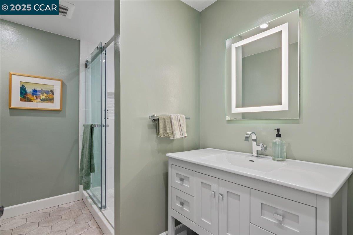 Detail Gallery Image 26 of 47 For 5 Doral Dr, Moraga,  CA 94556 - 3 Beds | 2/1 Baths