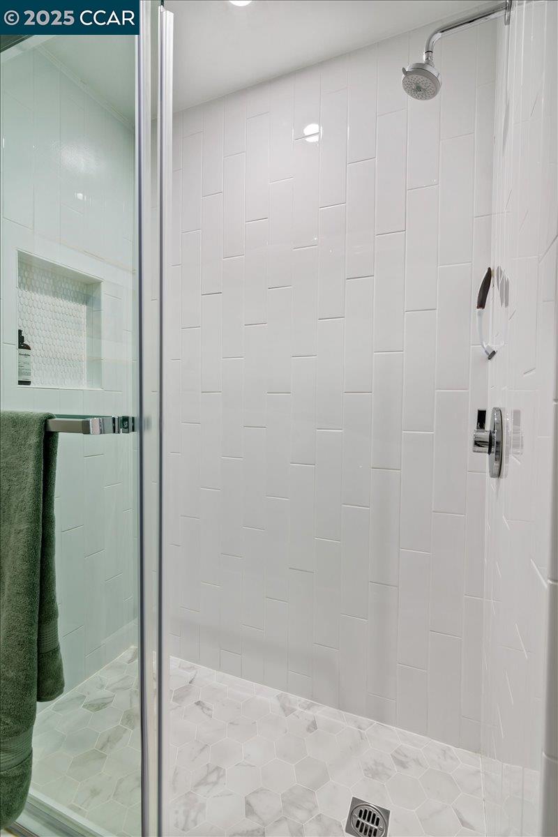 Detail Gallery Image 27 of 47 For 5 Doral Dr, Moraga,  CA 94556 - 3 Beds | 2/1 Baths