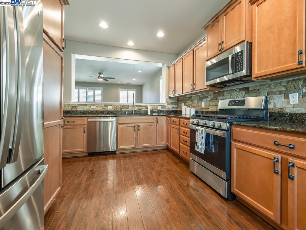 Detail Gallery Image 4 of 33 For 1178 Tropicana Ln, Brentwood,  CA 94513 - 3 Beds | 2 Baths