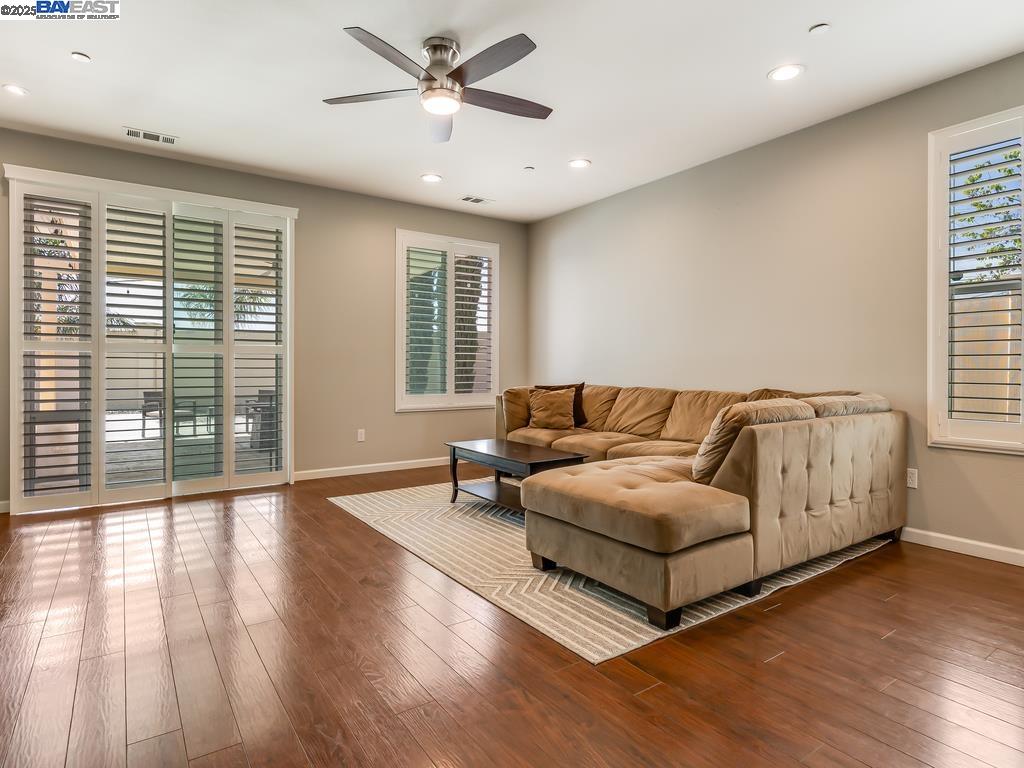 Detail Gallery Image 7 of 33 For 1178 Tropicana Ln, Brentwood,  CA 94513 - 3 Beds | 2 Baths