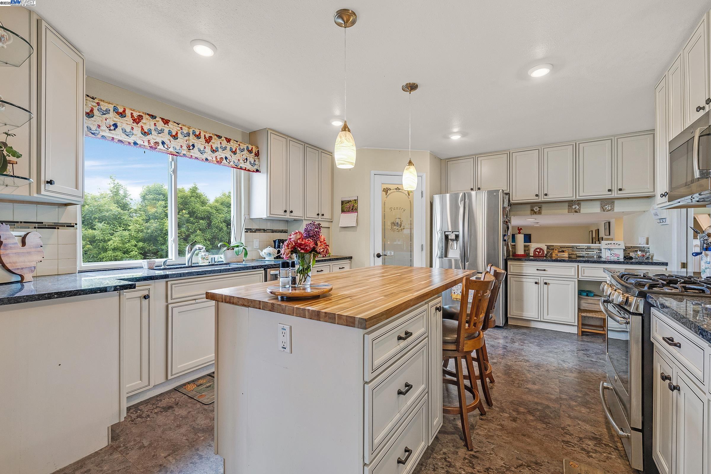 property-img