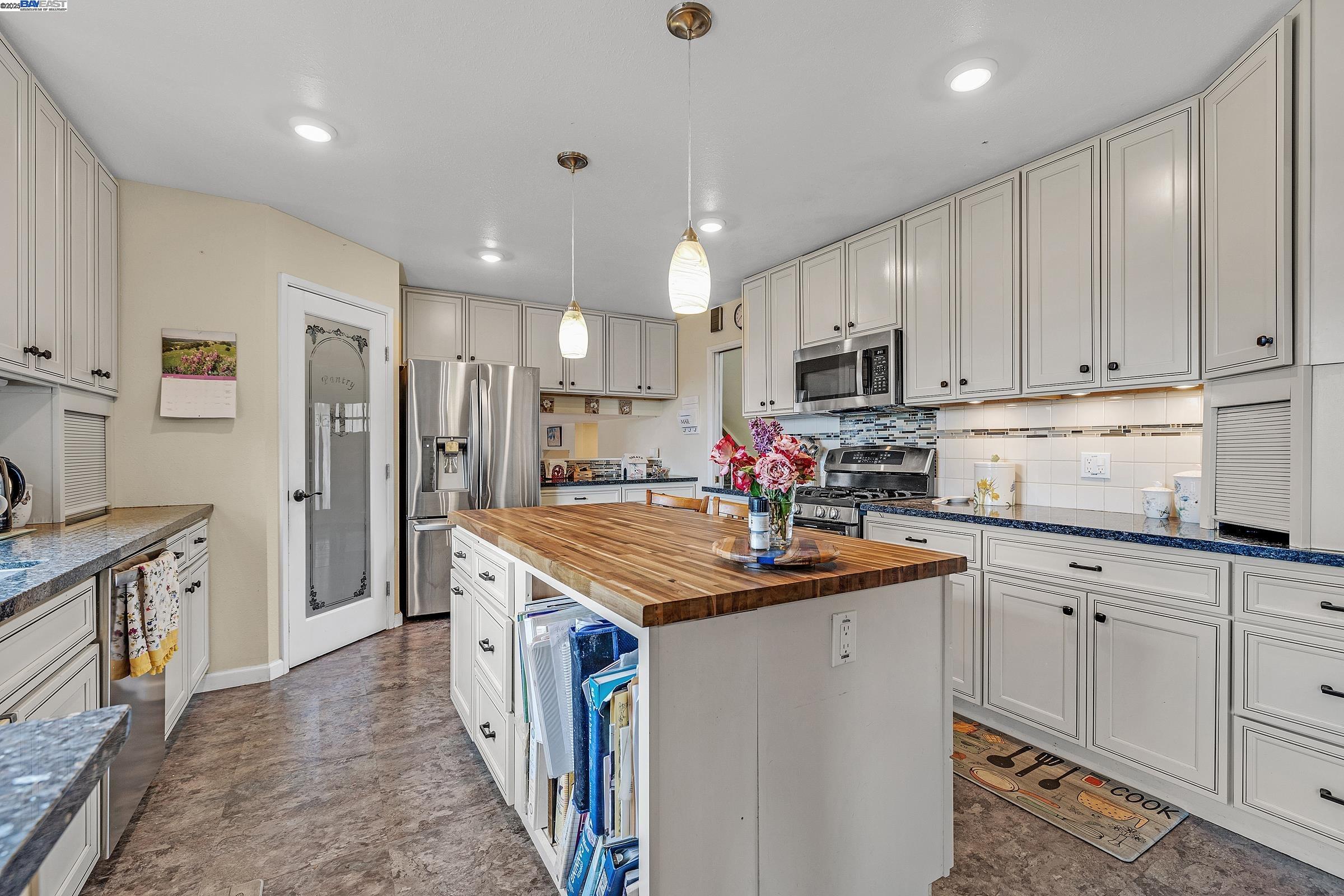 property-img