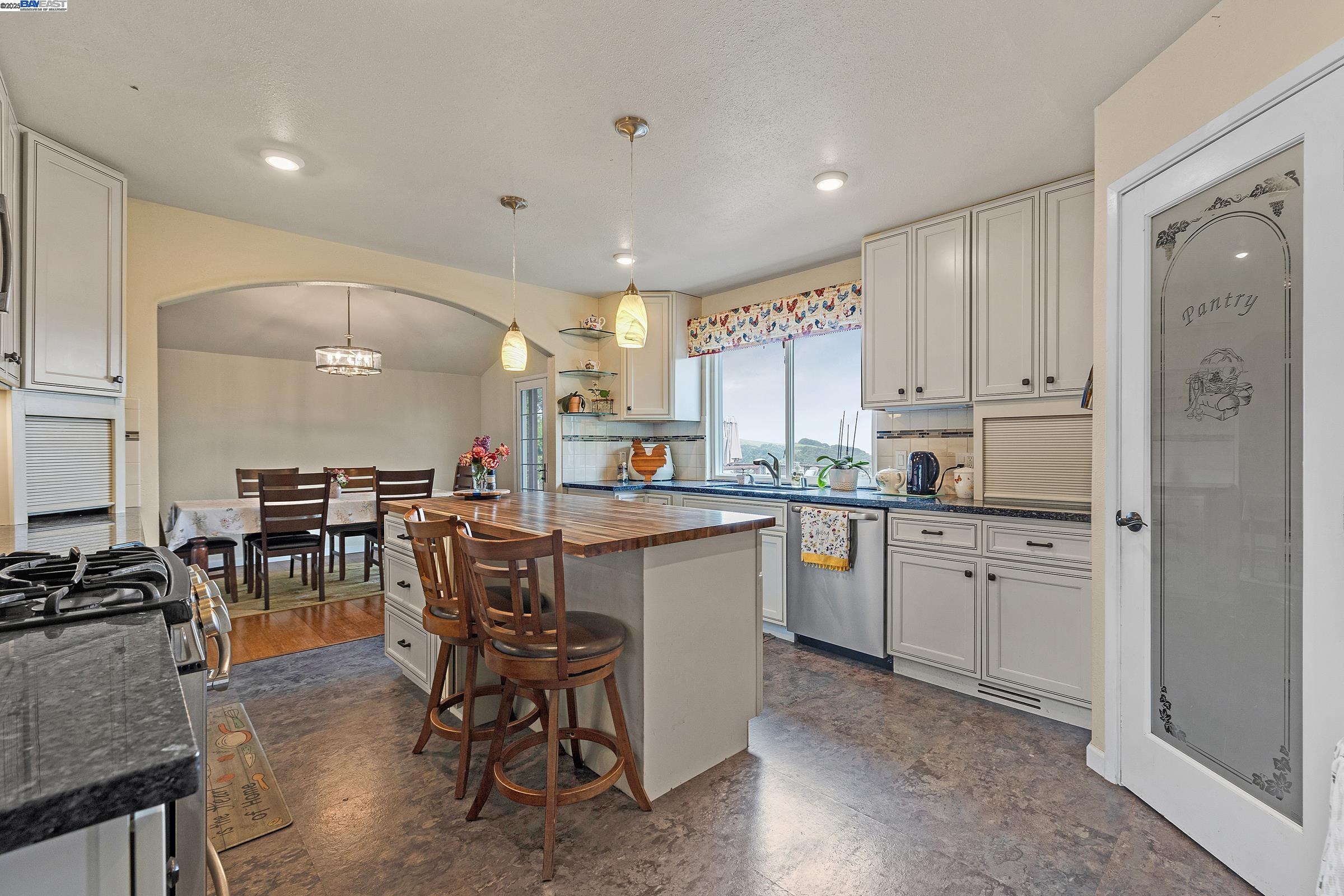 property-img