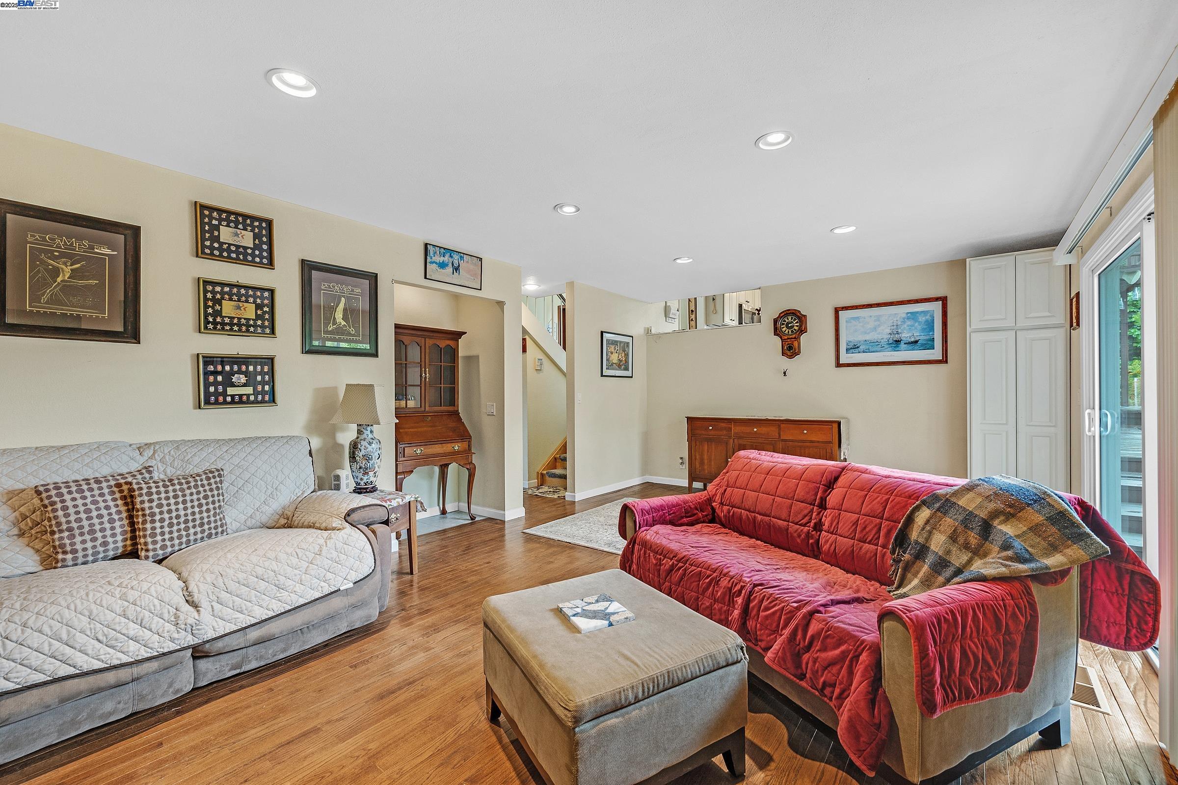 property-img