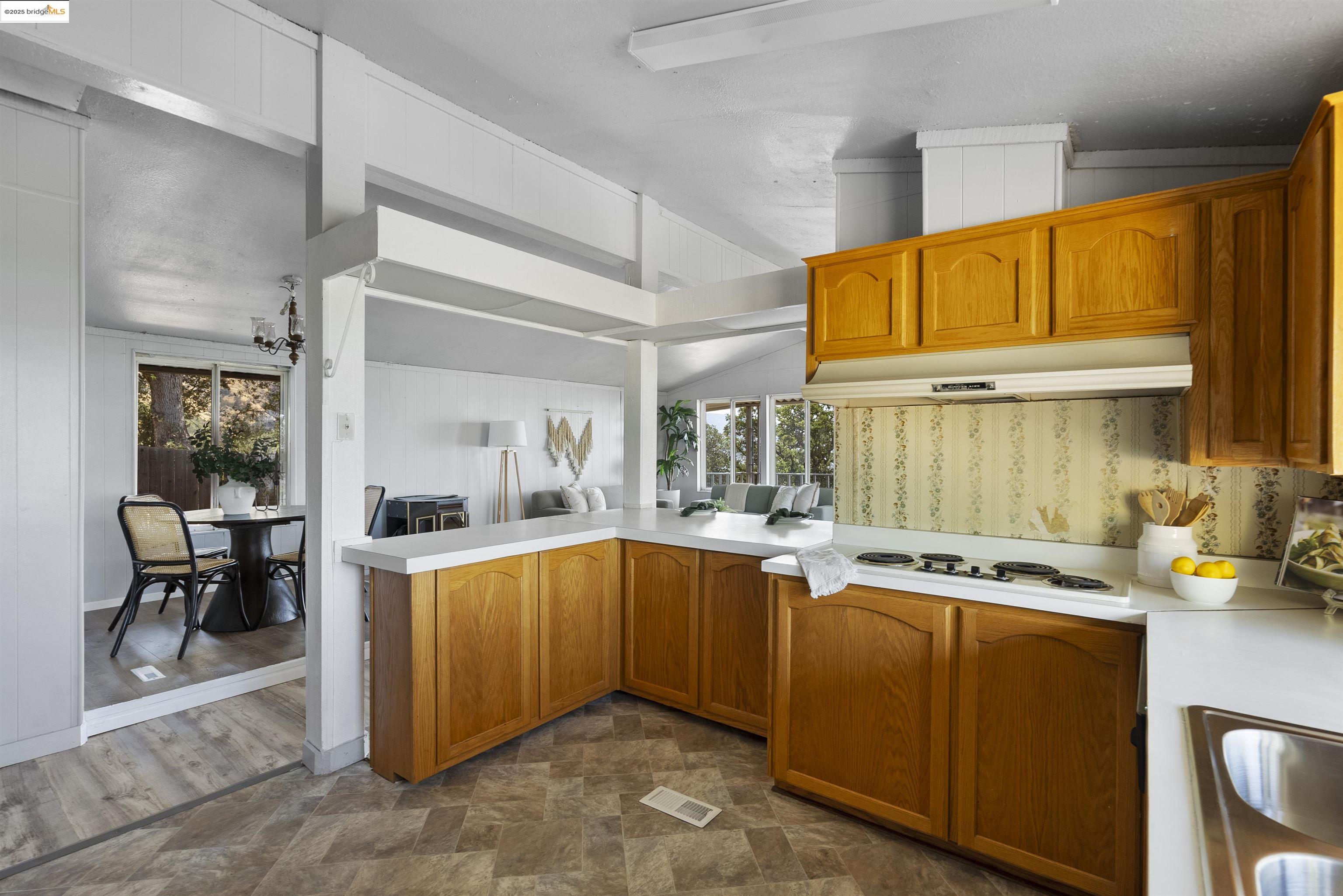Detail Gallery Image 12 of 35 For 3215 Knob St, Nice,  CA 95464 - 2 Beds | 2 Baths