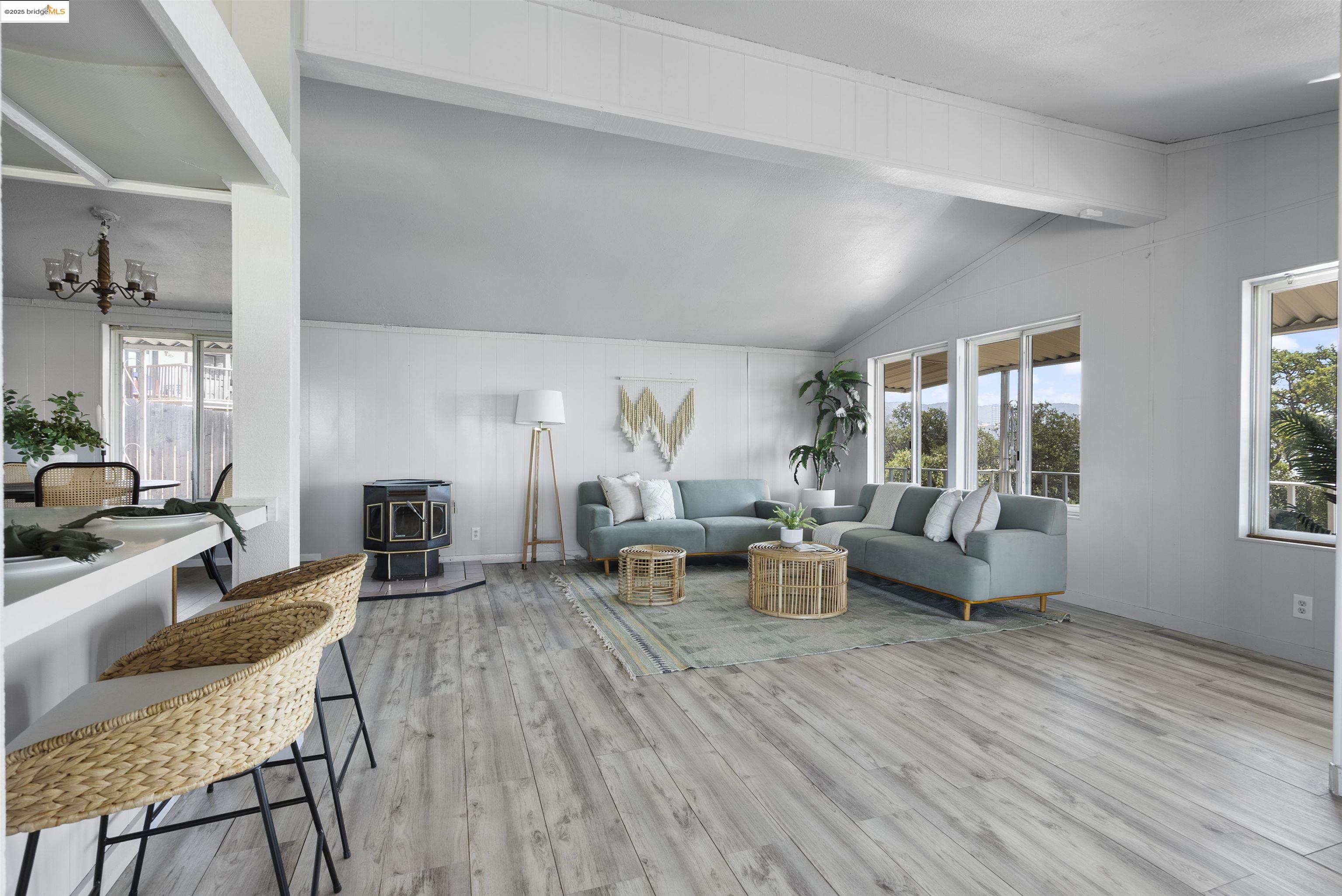 Detail Gallery Image 6 of 35 For 3215 Knob St, Nice,  CA 95464 - 2 Beds | 2 Baths