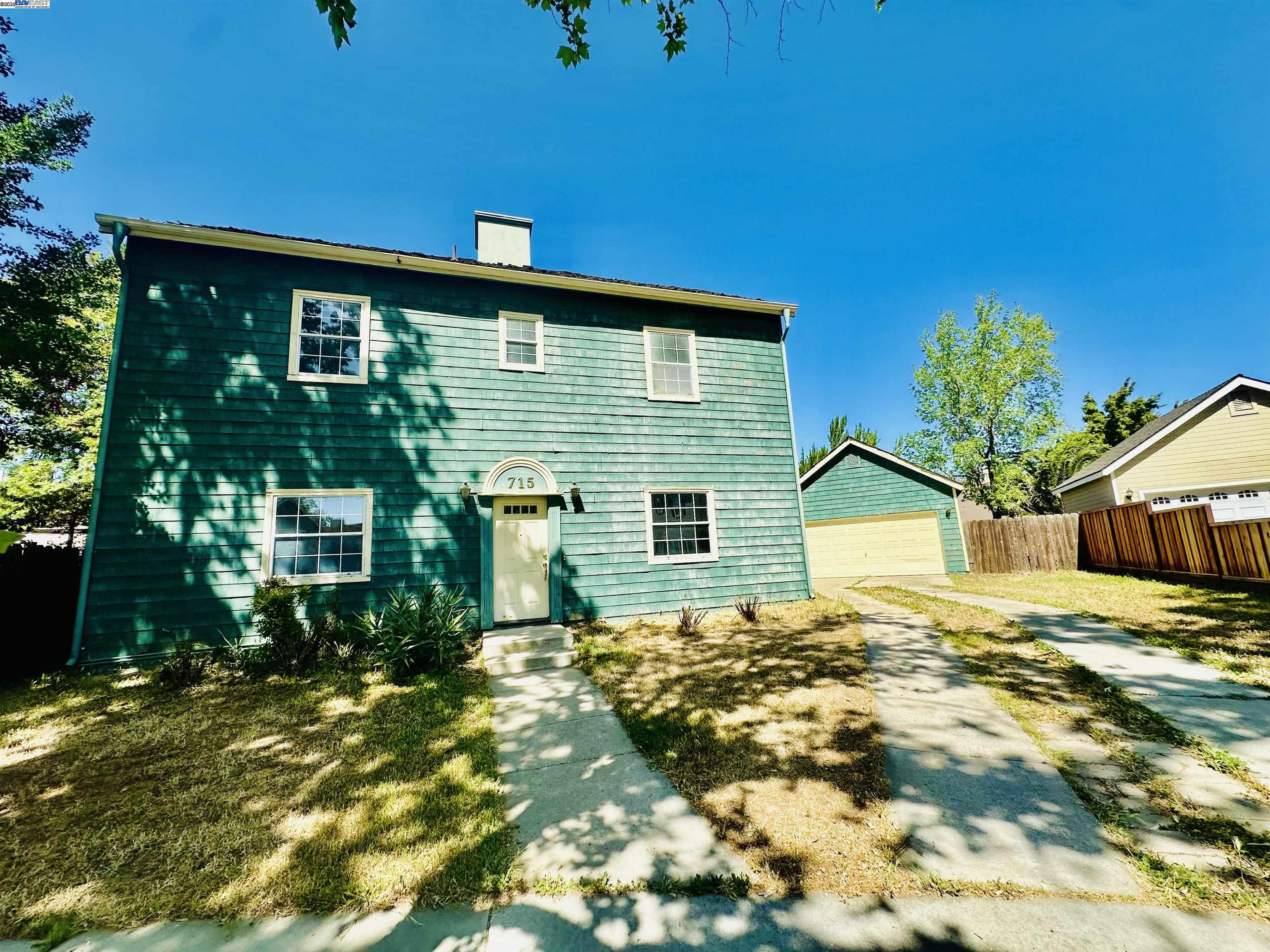 Detail Gallery Image 1 of 1 For 715 Cambridge Ct, Tracy,  CA 95377 - 3 Beds | 2/1 Baths