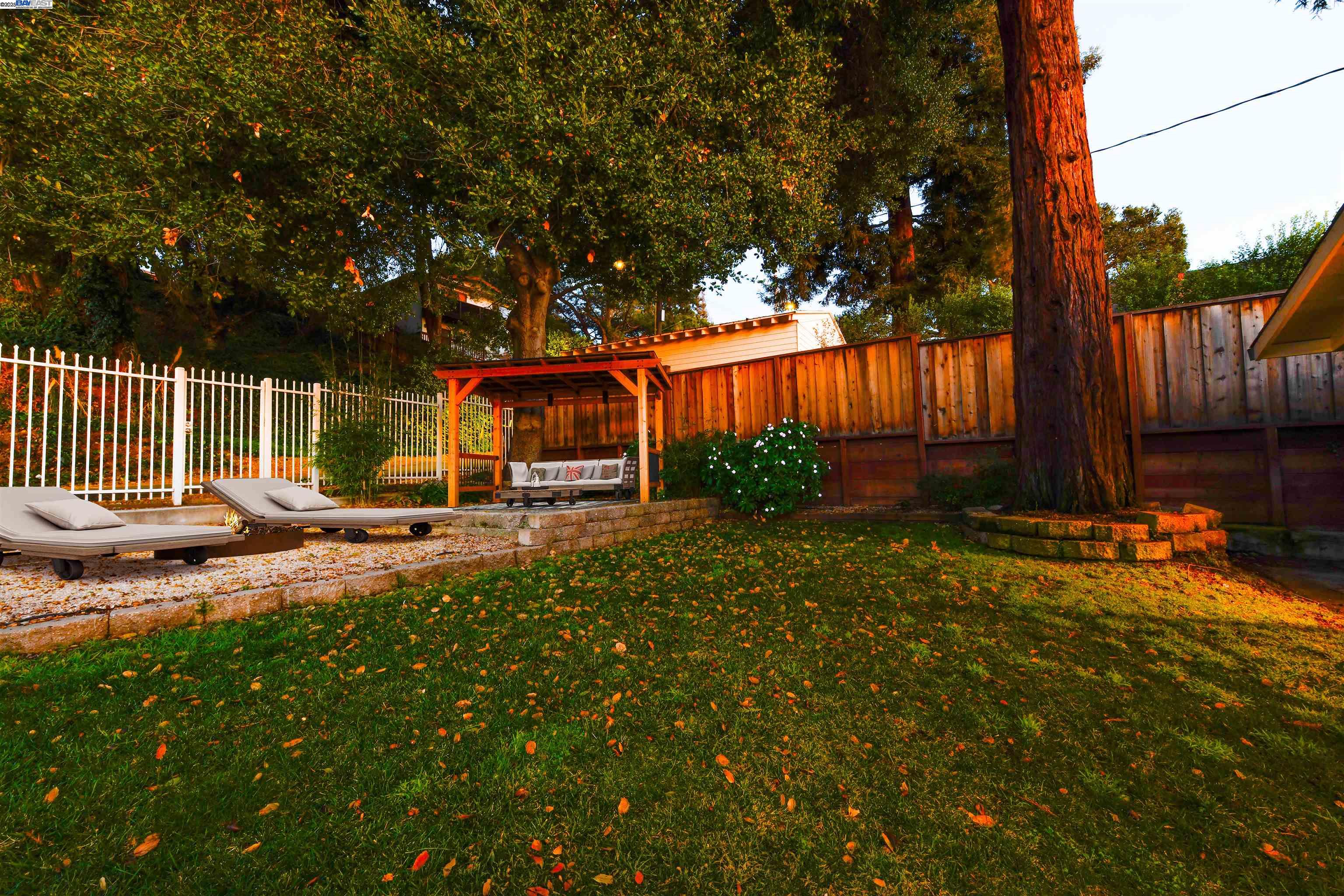 Detail Gallery Image 2 of 27 For 4433 Fair Ave, Oakland,  CA 94619 - 4 Beds | 3 Baths